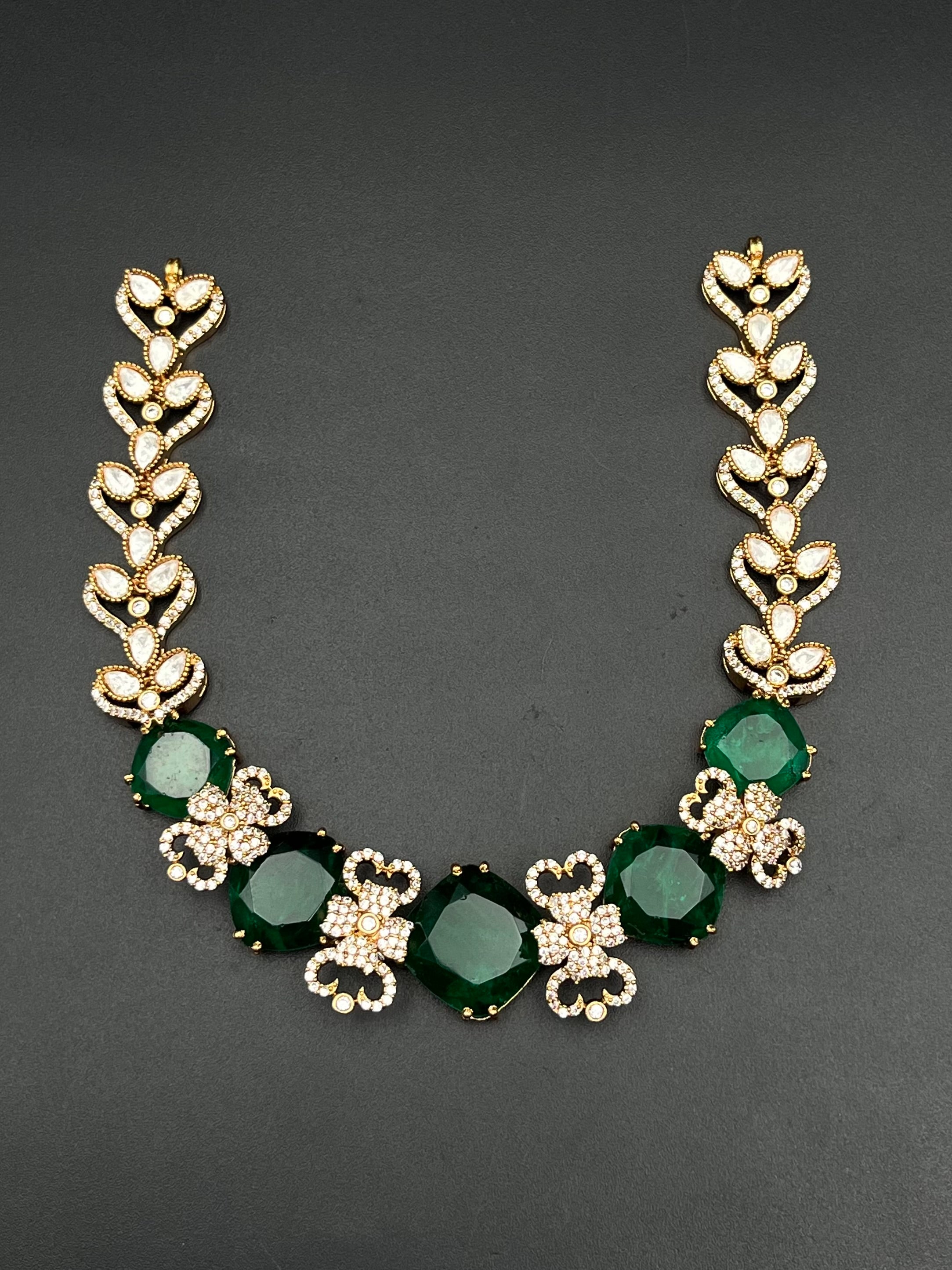 SAMIN NECKLACE