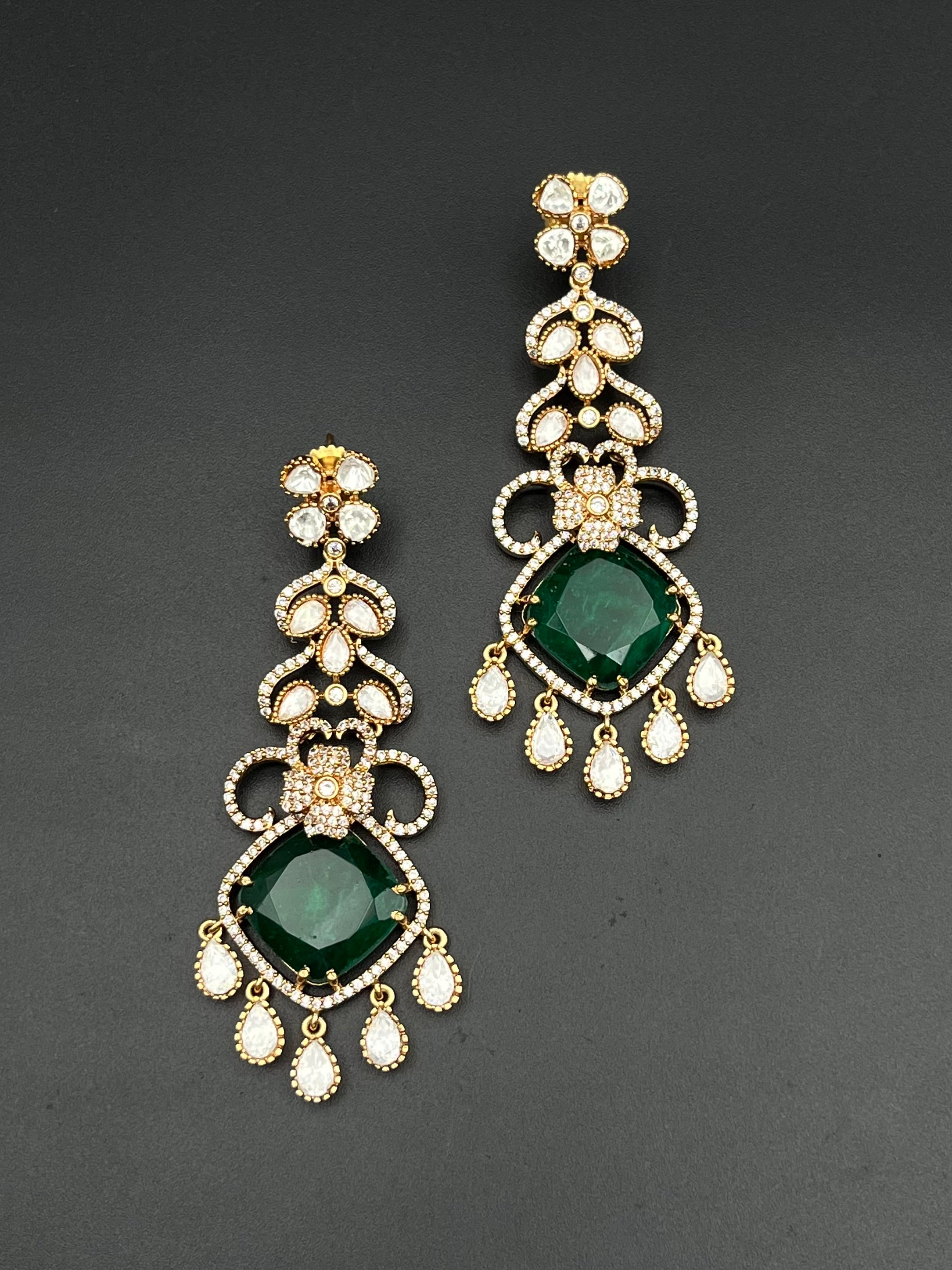 SAMIN NECKLACE