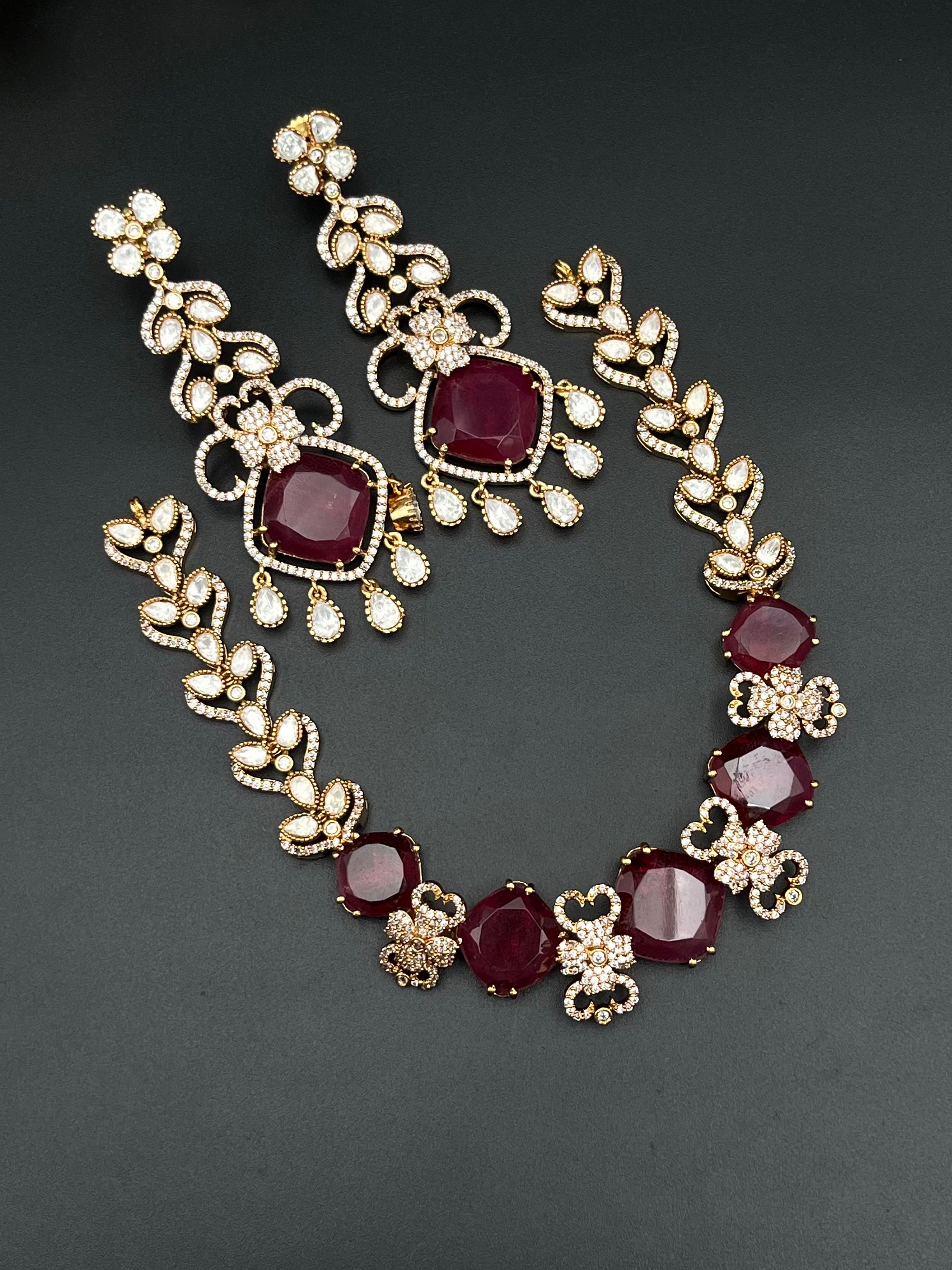 SAMIN NECKLACE