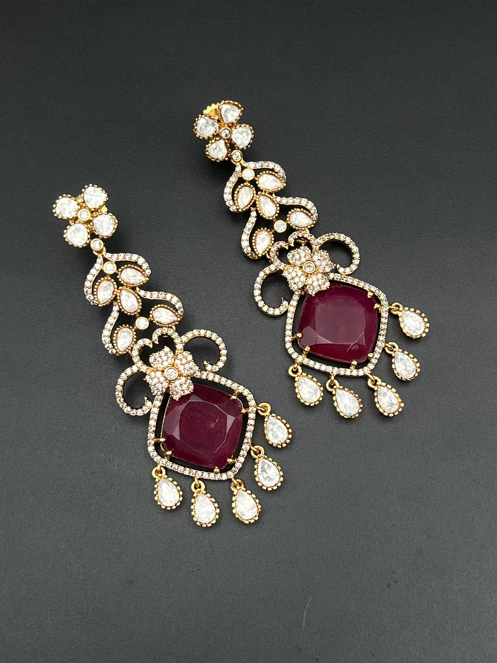 SAMIN NECKLACE