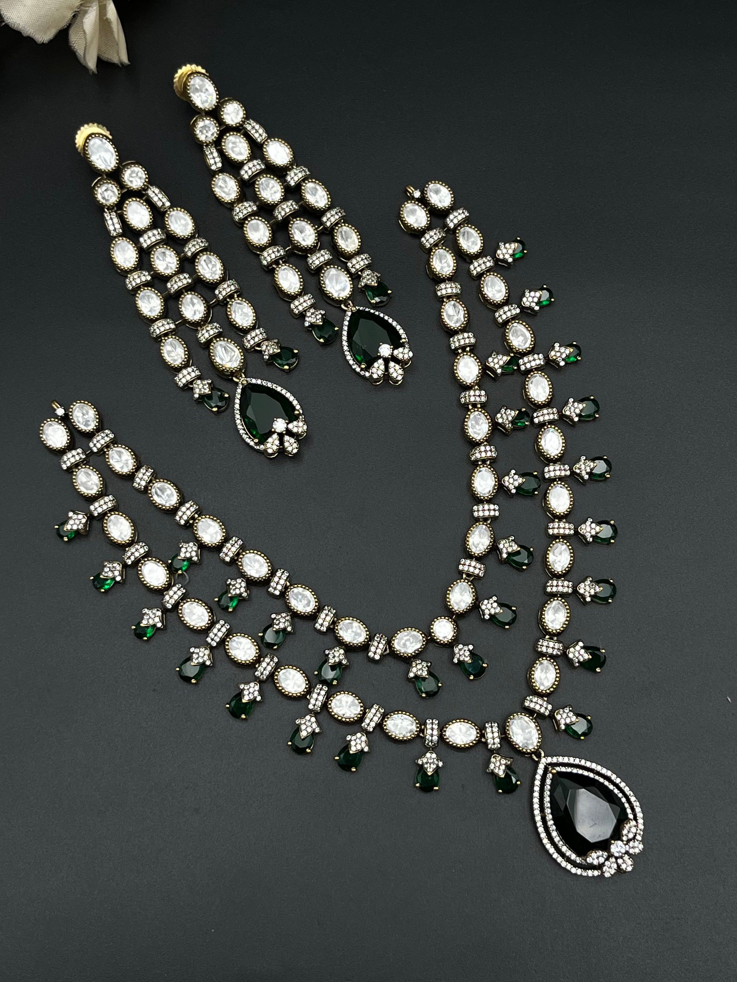 INYA NECKLACE