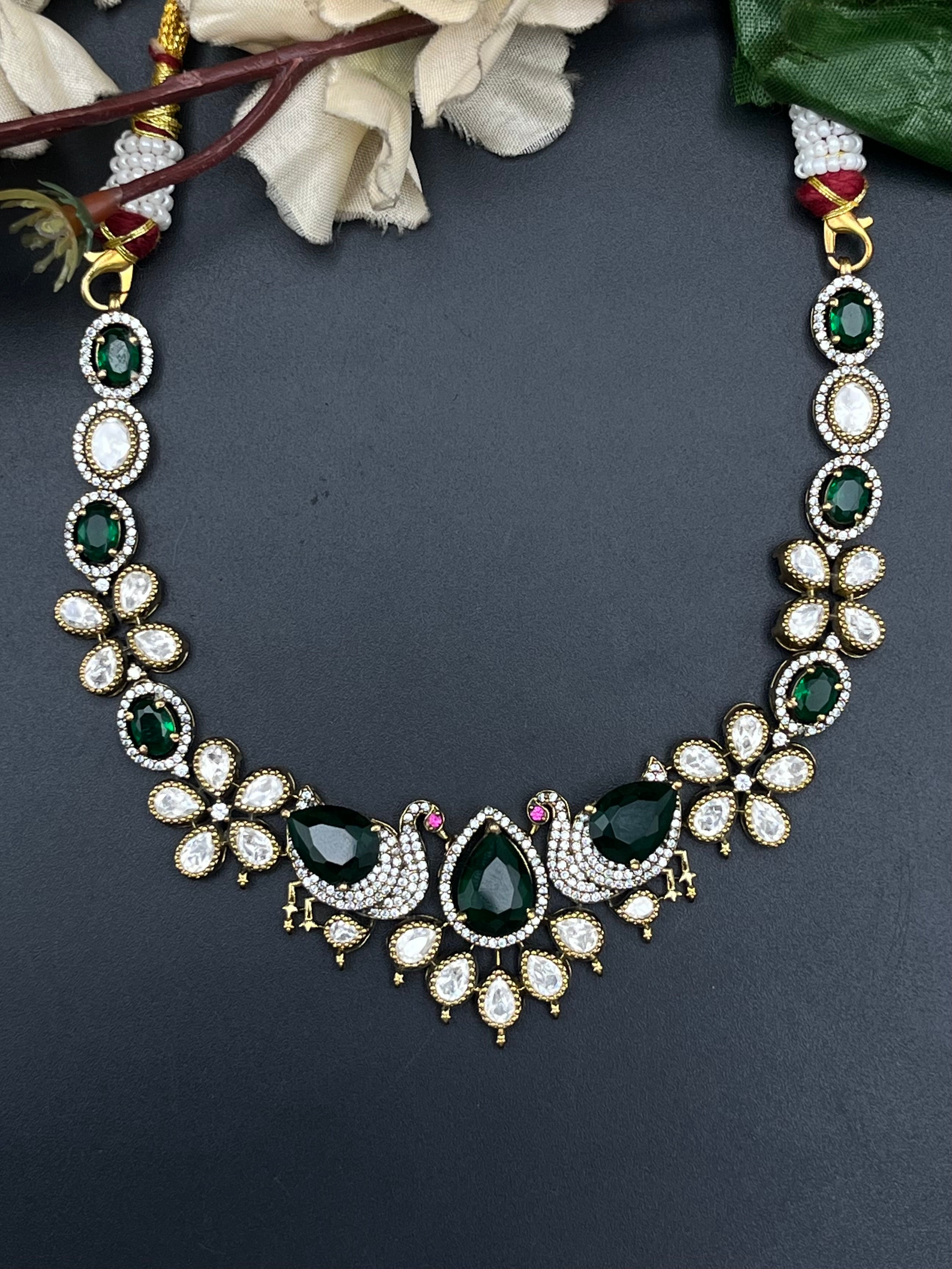SANIYA NECKLACE