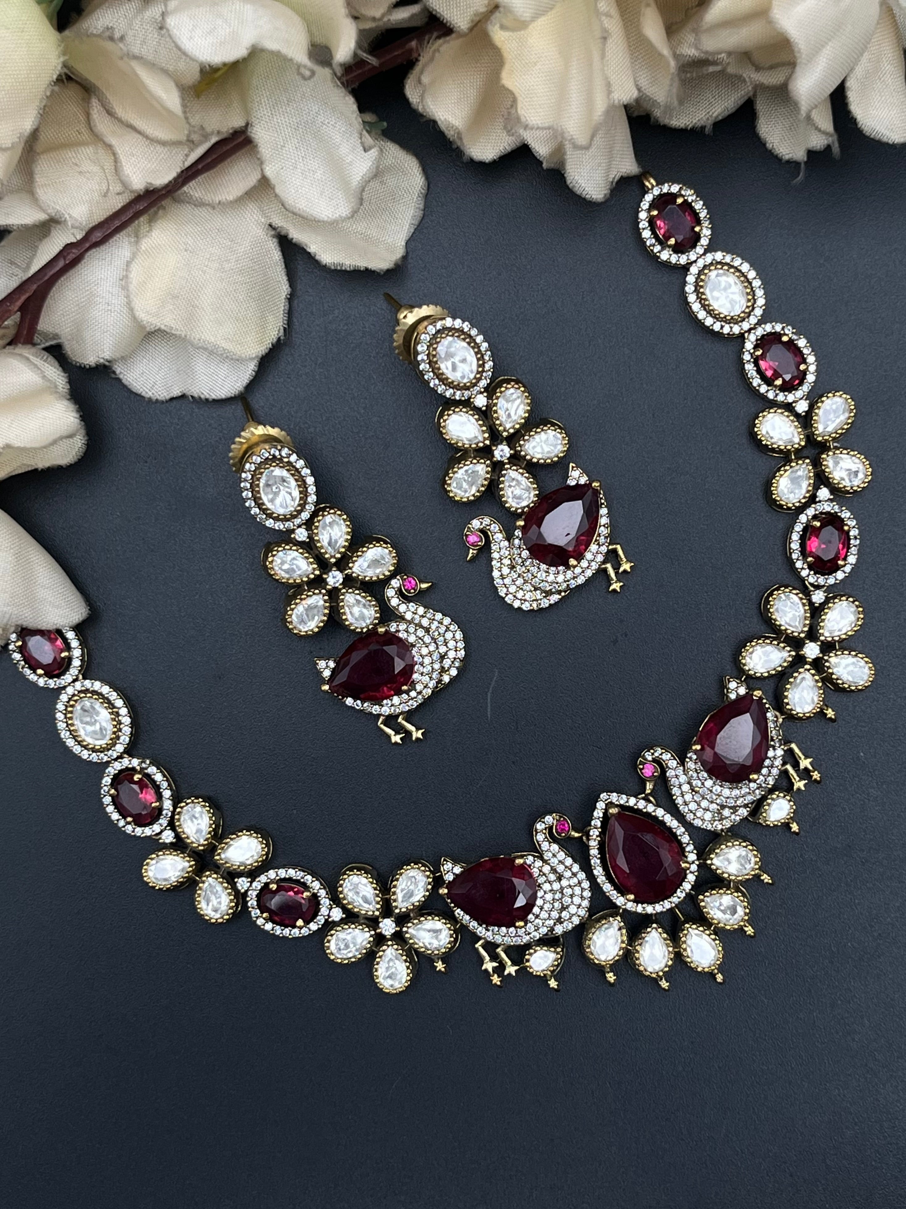 SANIYA NECKLACE