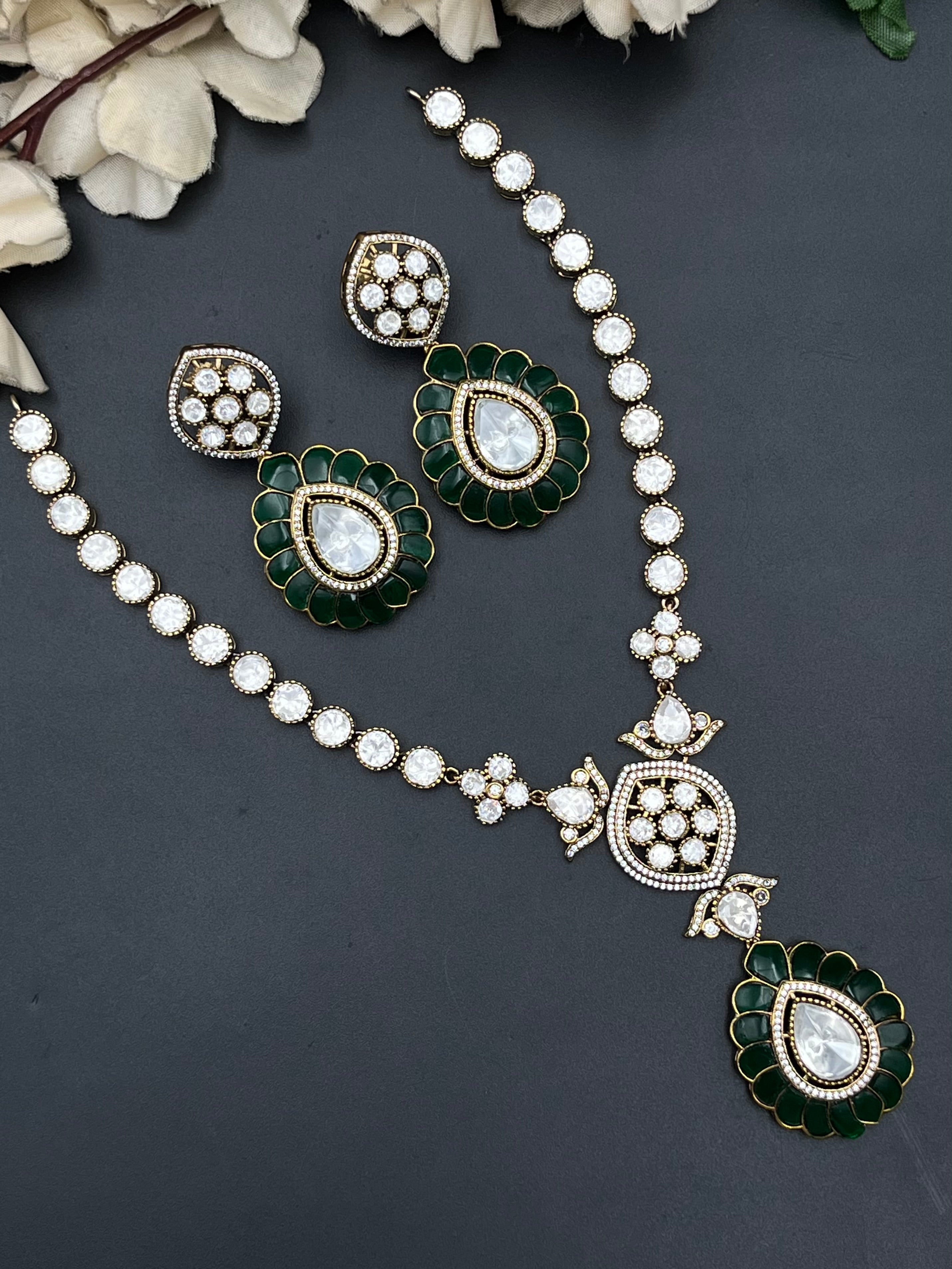 SANIYA NECKLACE