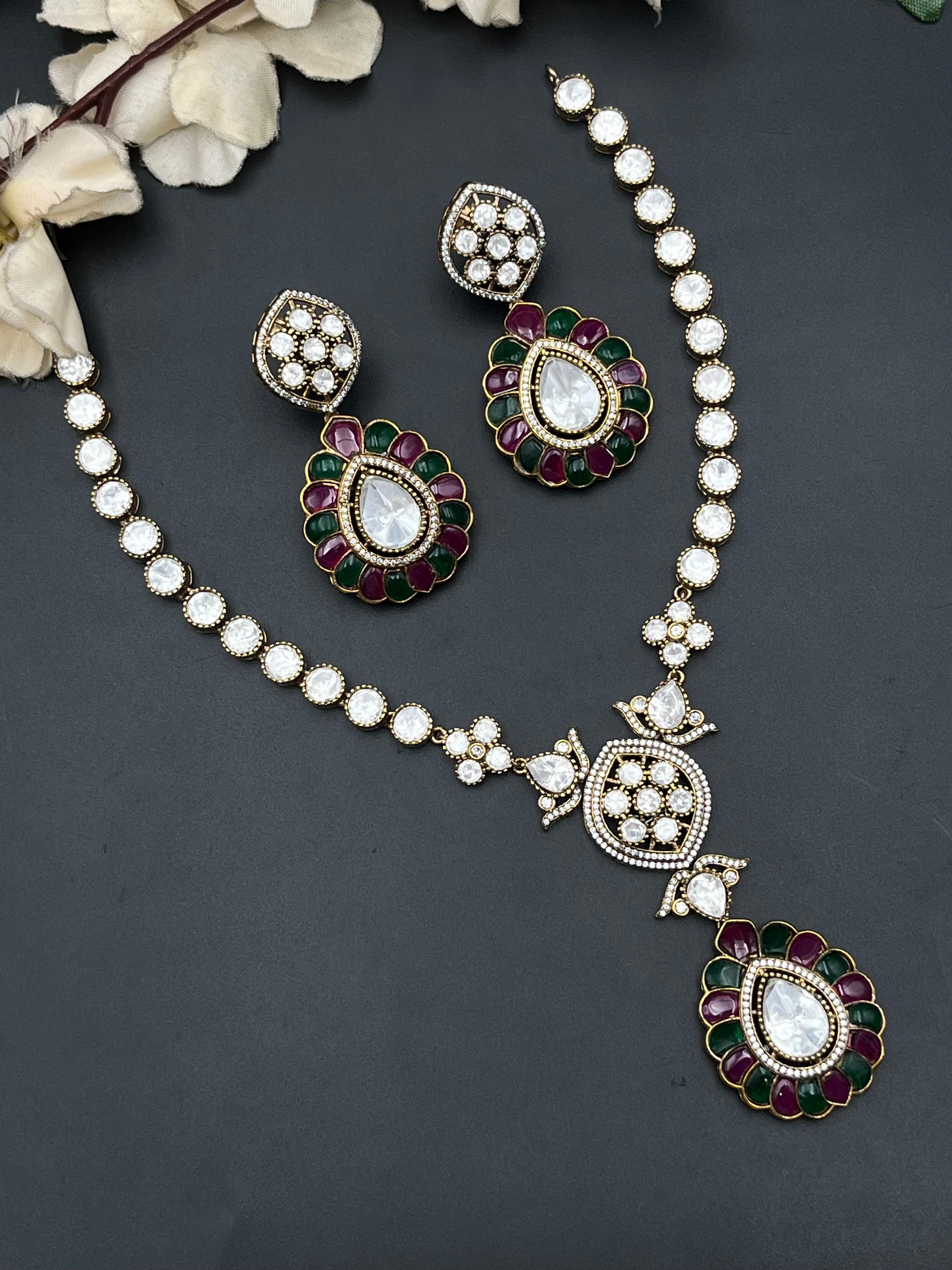 SANIYA NECKLACE