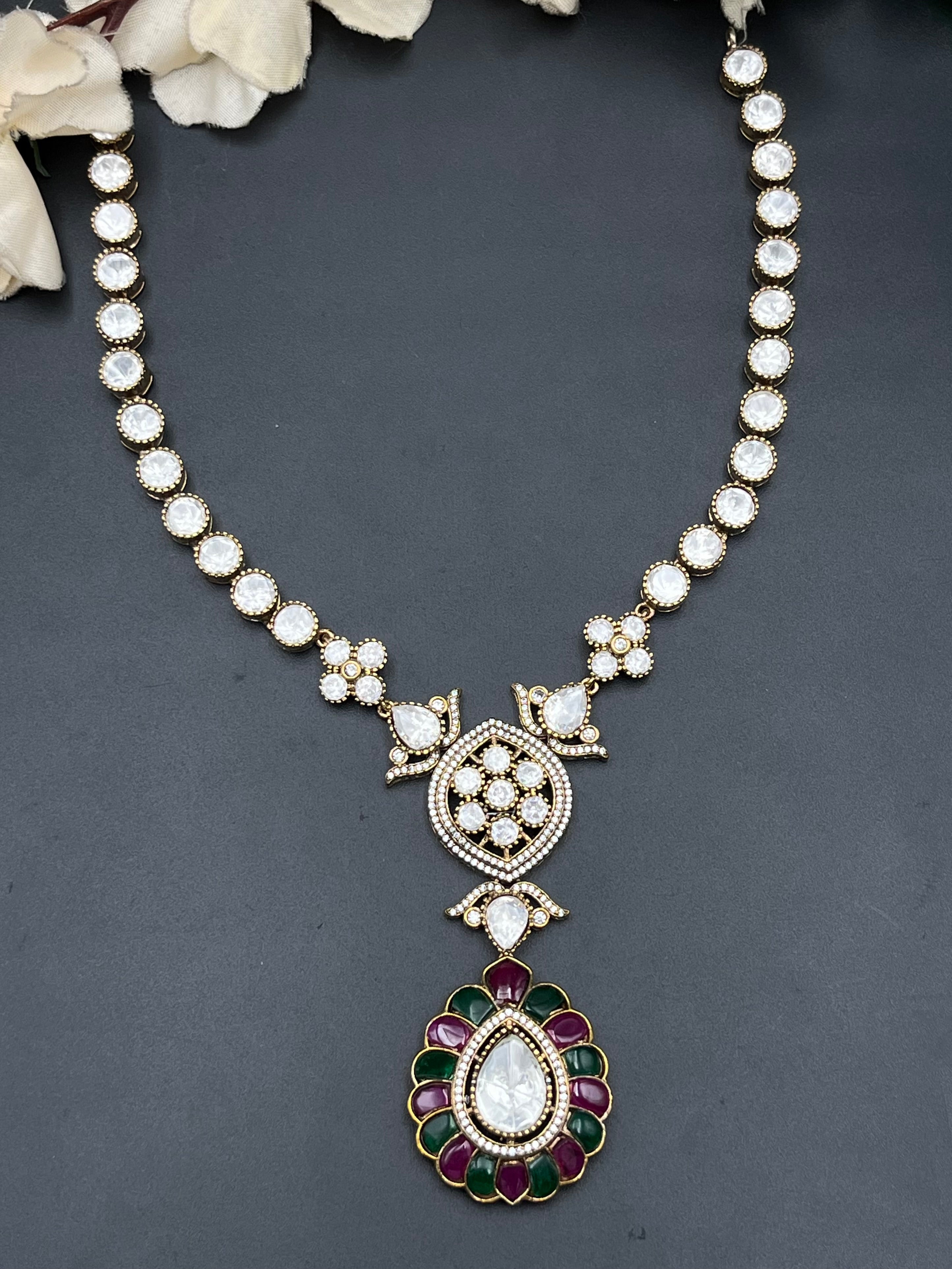 SANIYA NECKLACE