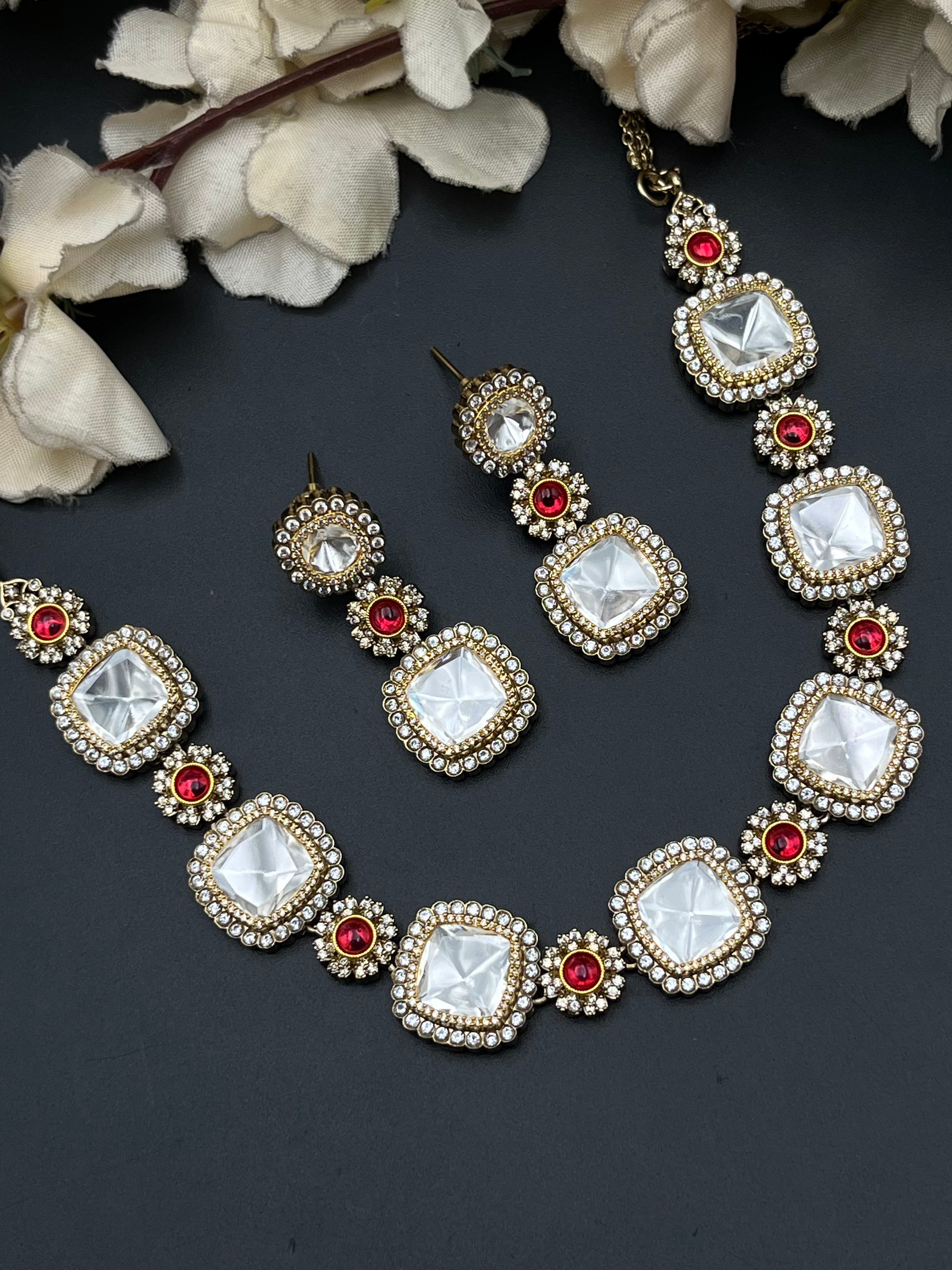 ANAYA NECKLACE