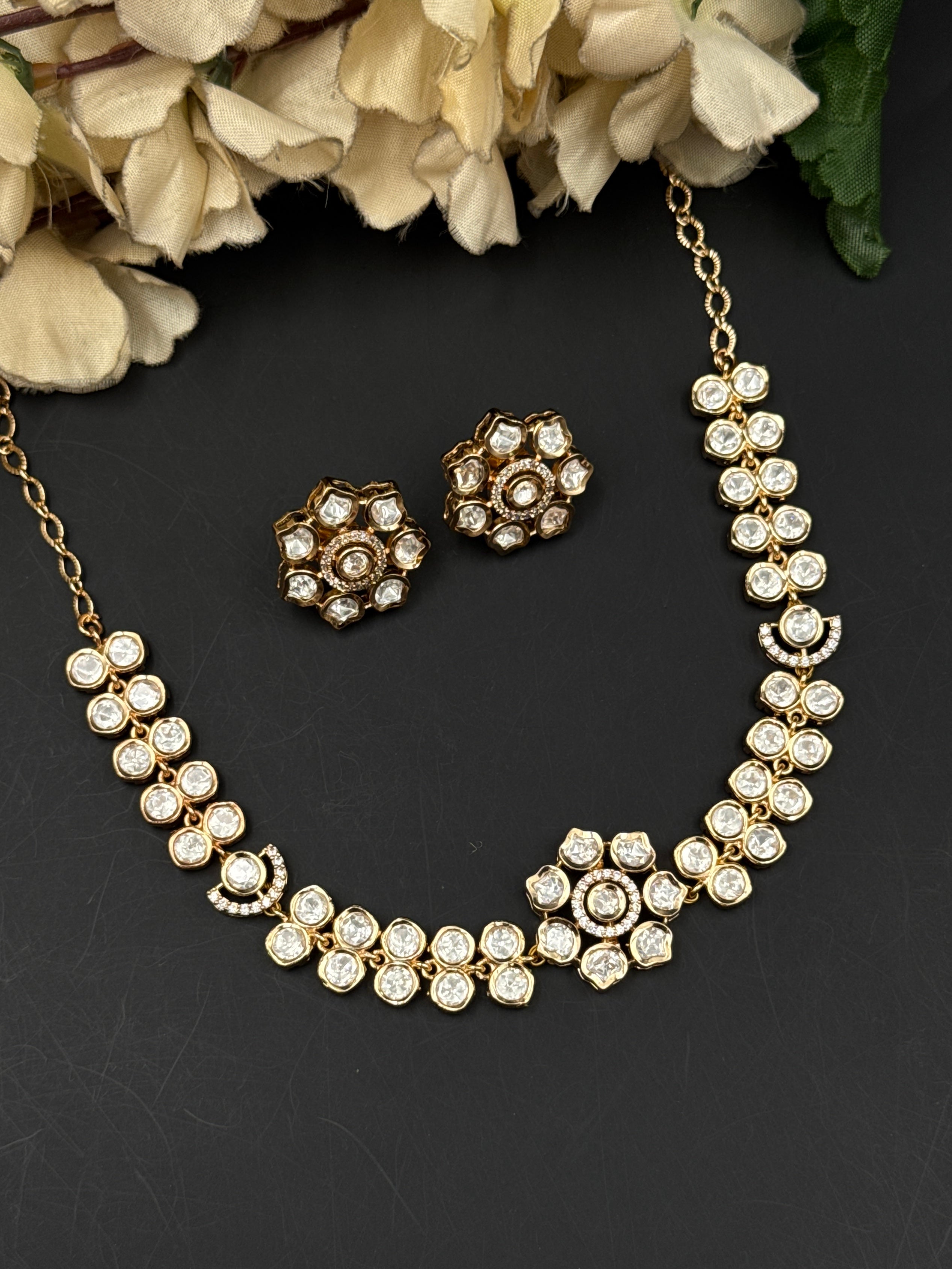 AYRA NECKLACE