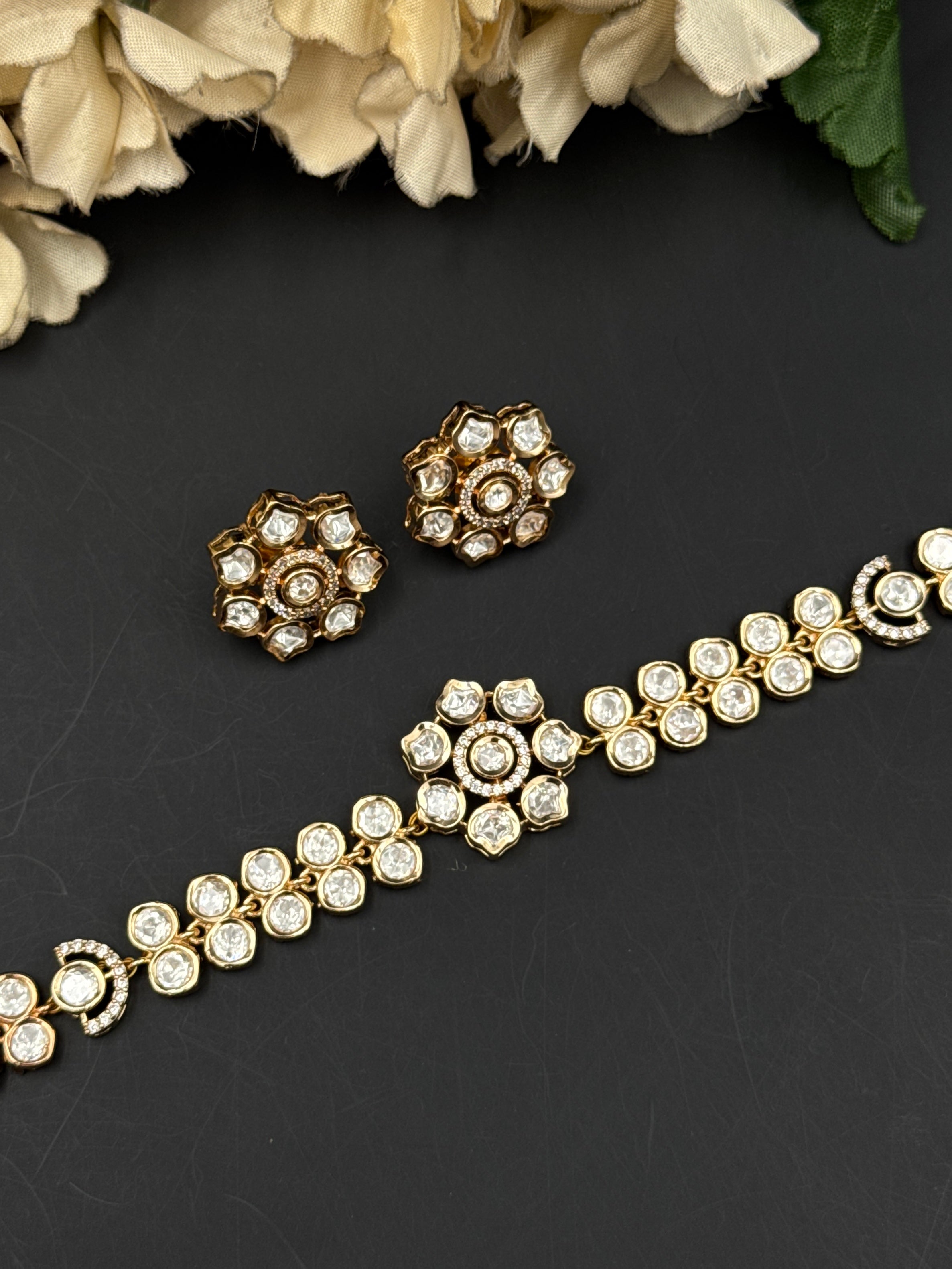 AYRA NECKLACE