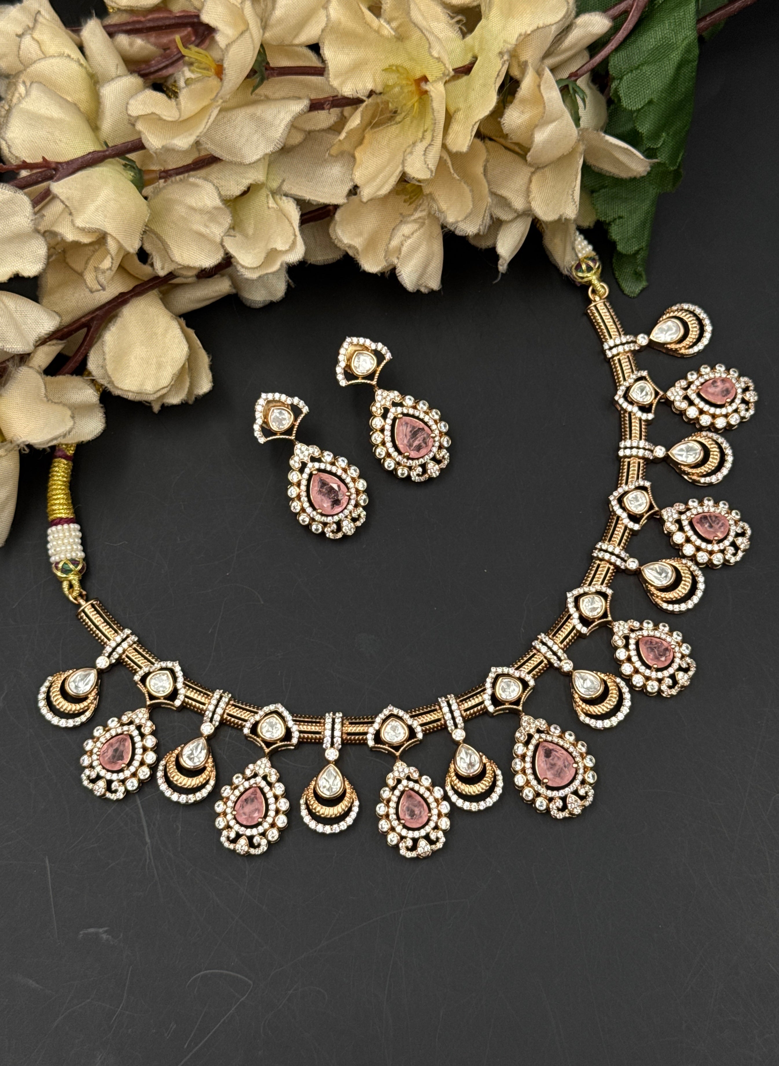 NOOR NECKLACE