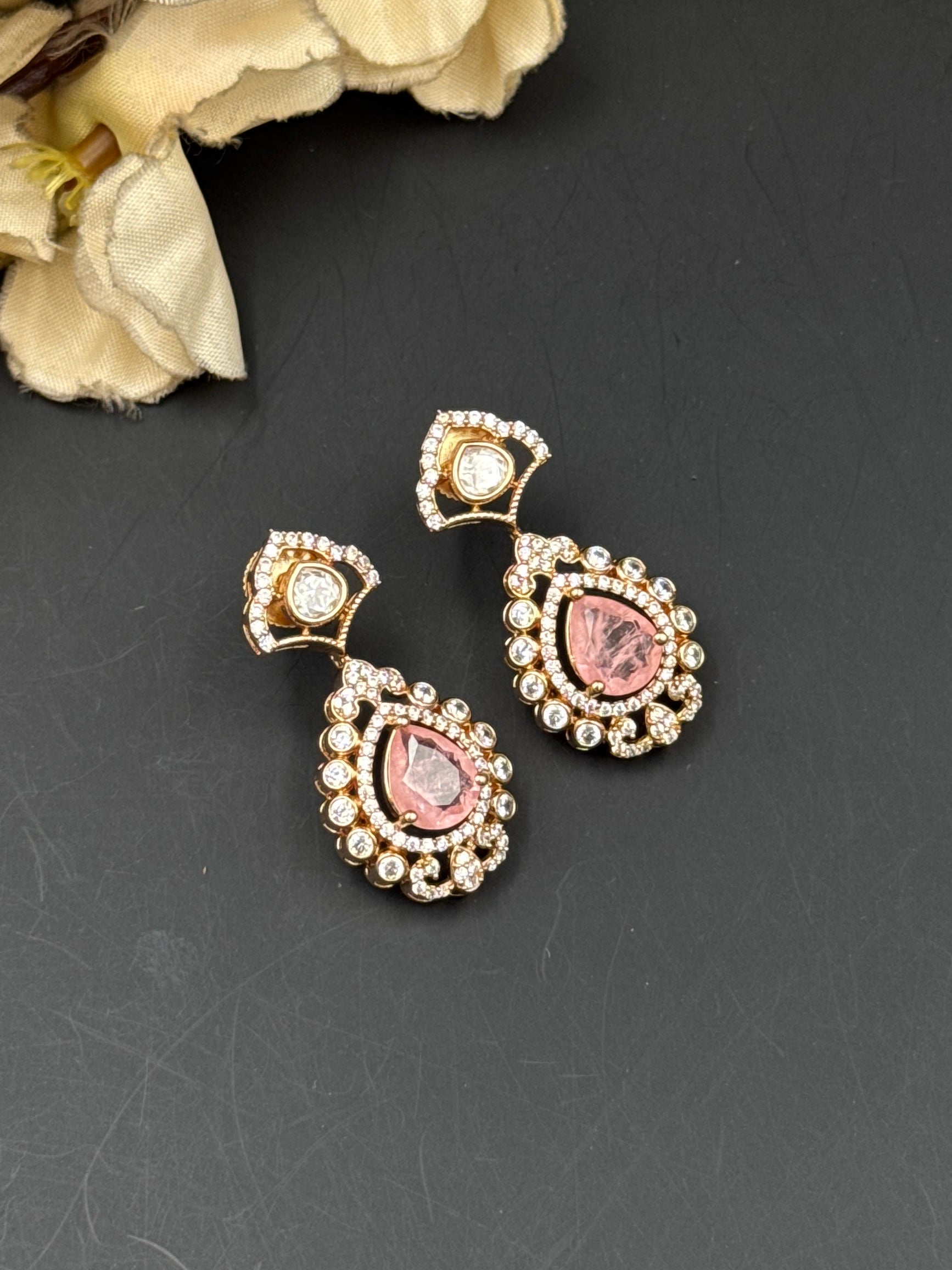 NOOR NECKLACE