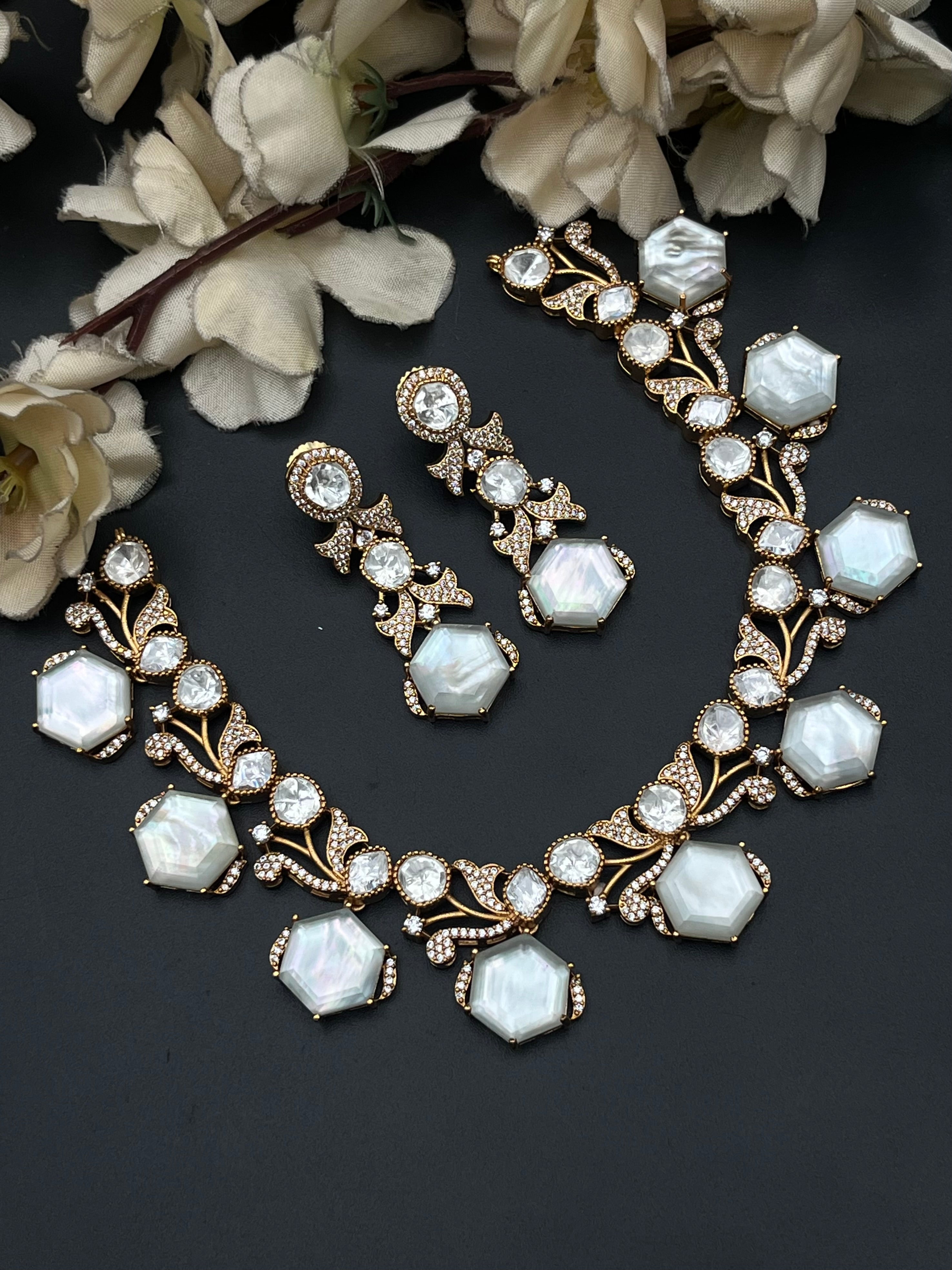 ALFA NECKLACE