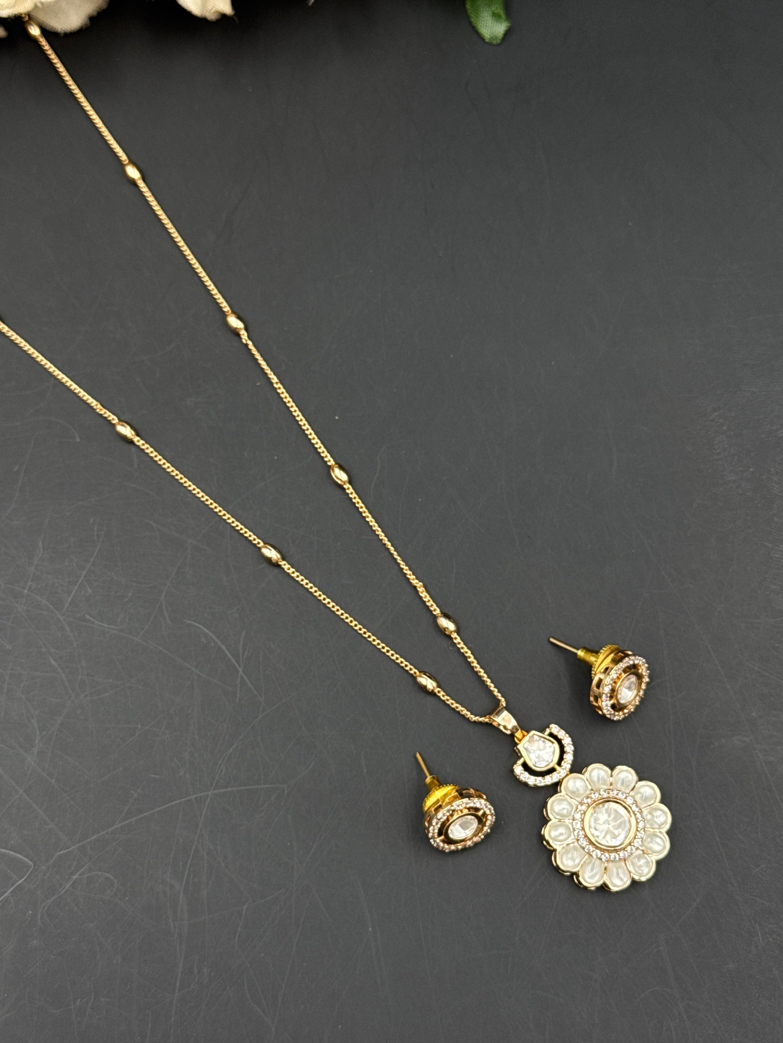 RAHA PENDANT