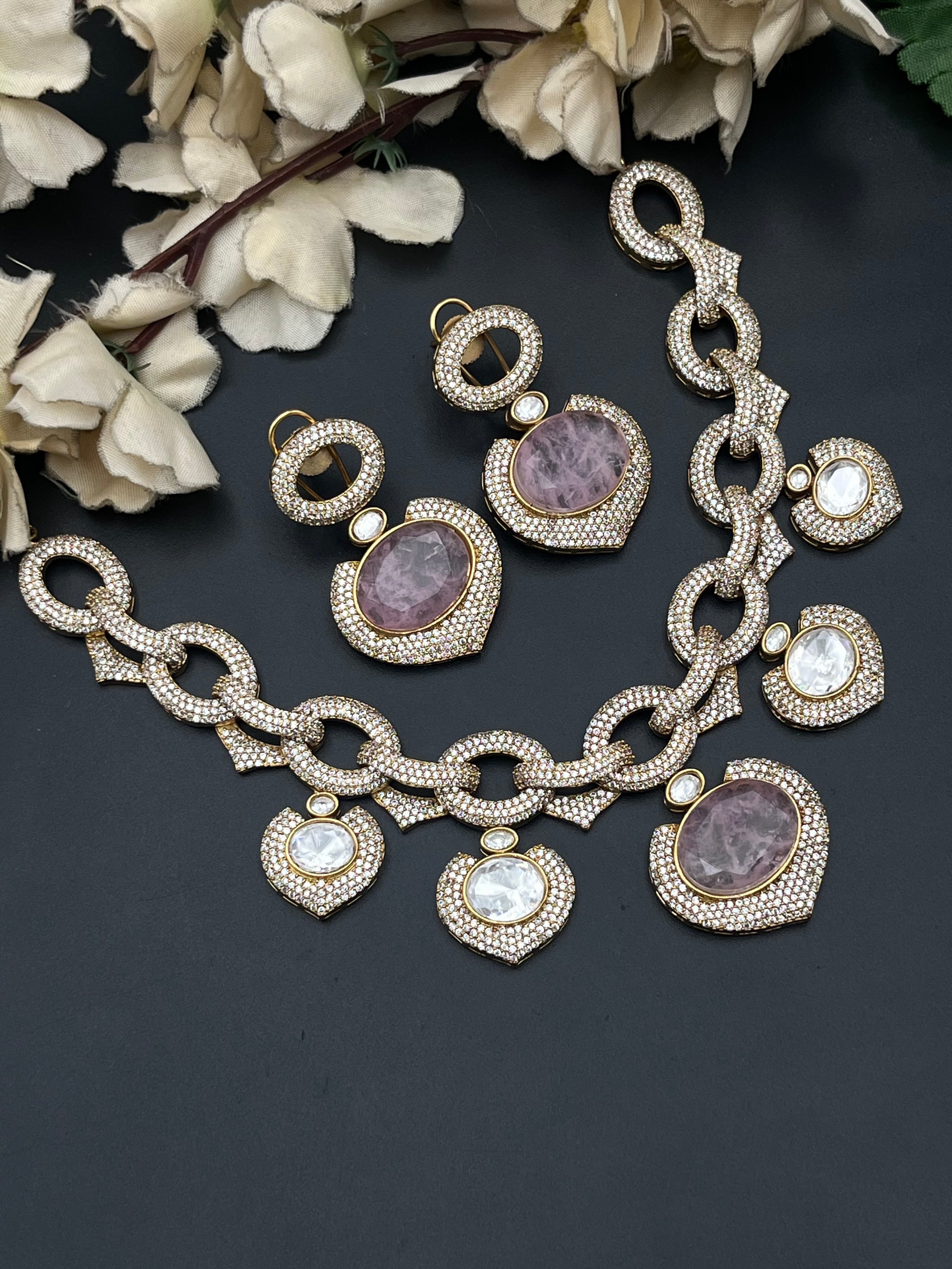 INYA NECKLACE