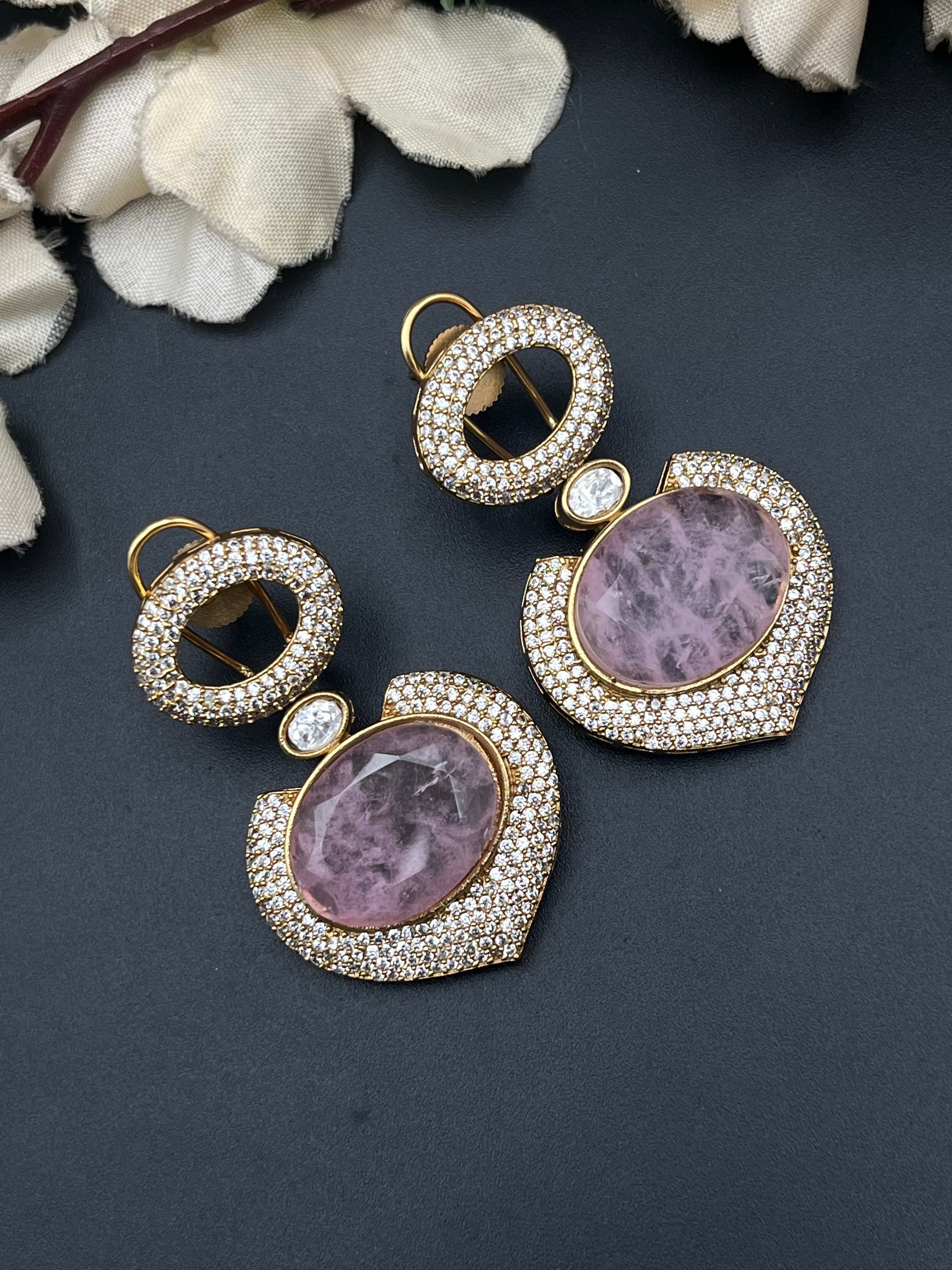 INYA NECKLACE