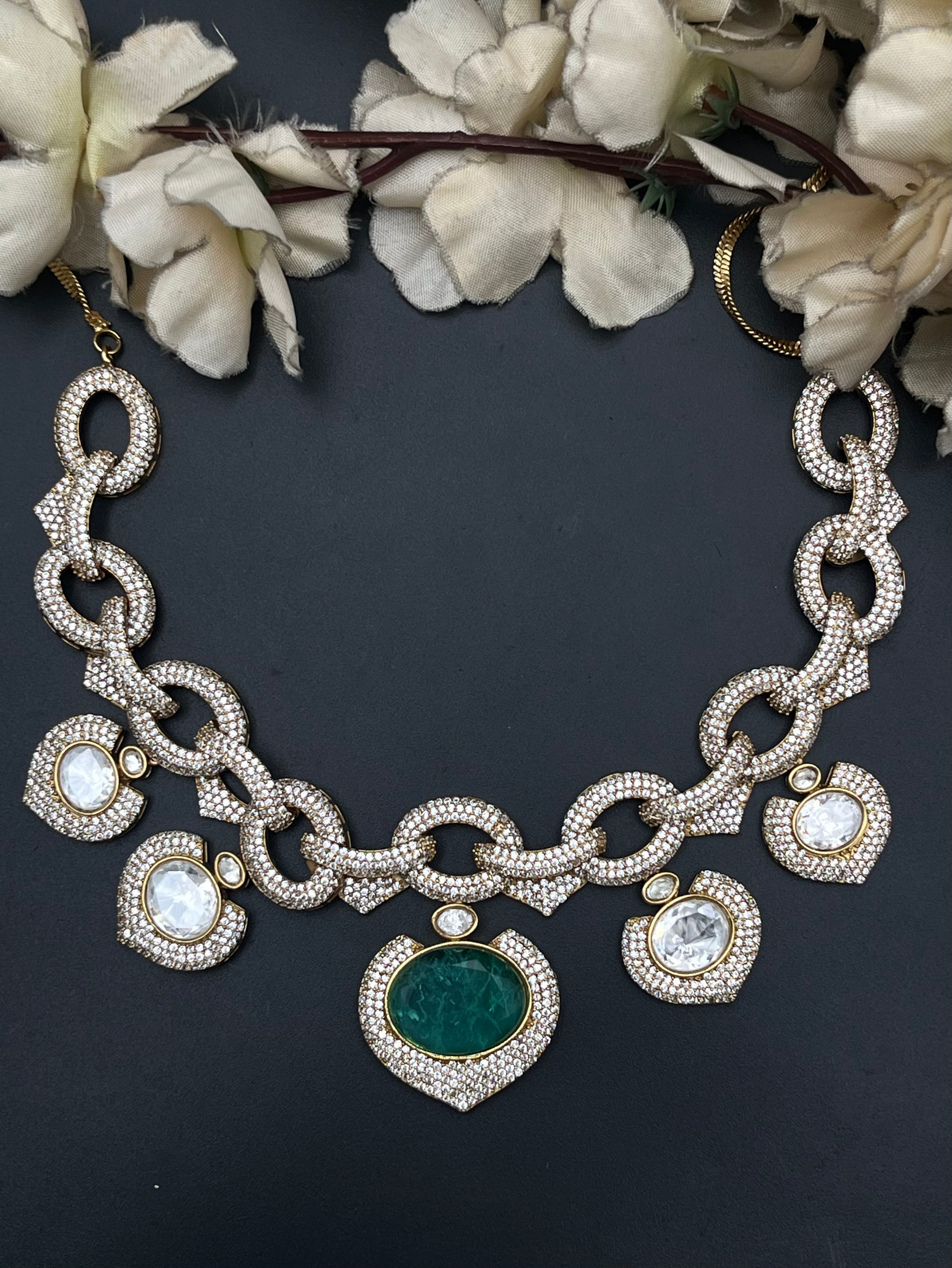 INYA NECKLACE