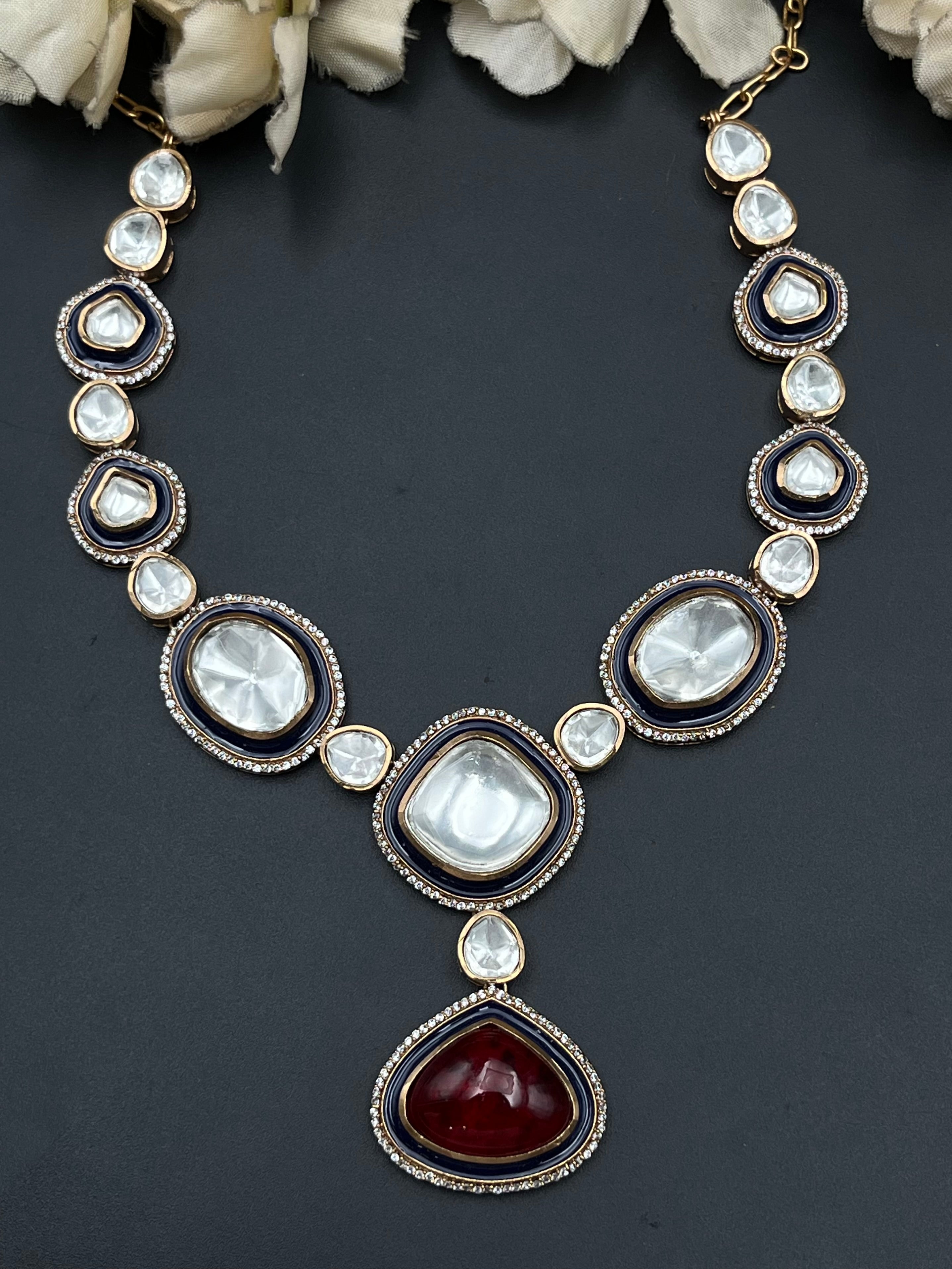 INYA NECKLACE