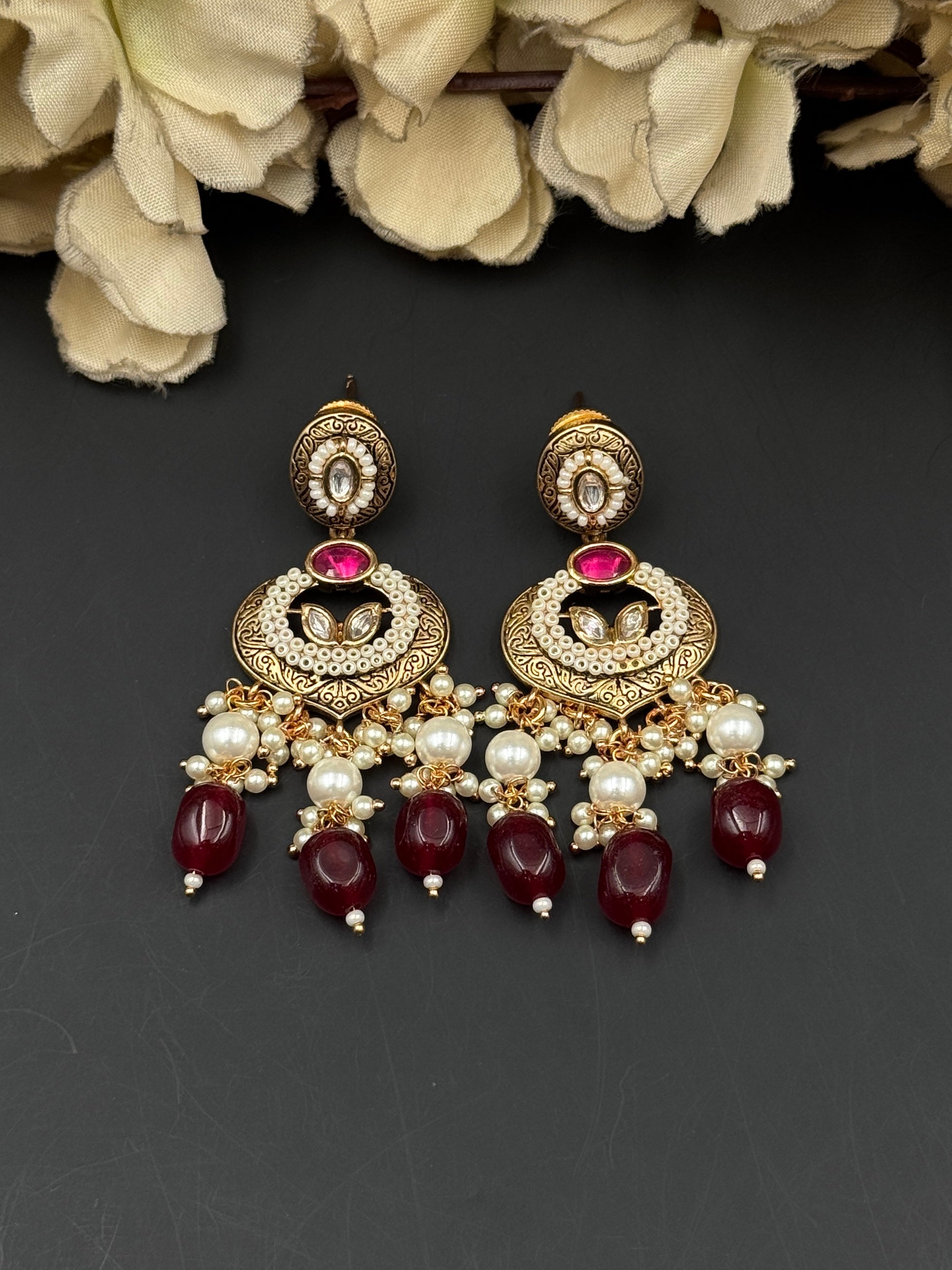AARVI NECKLACE