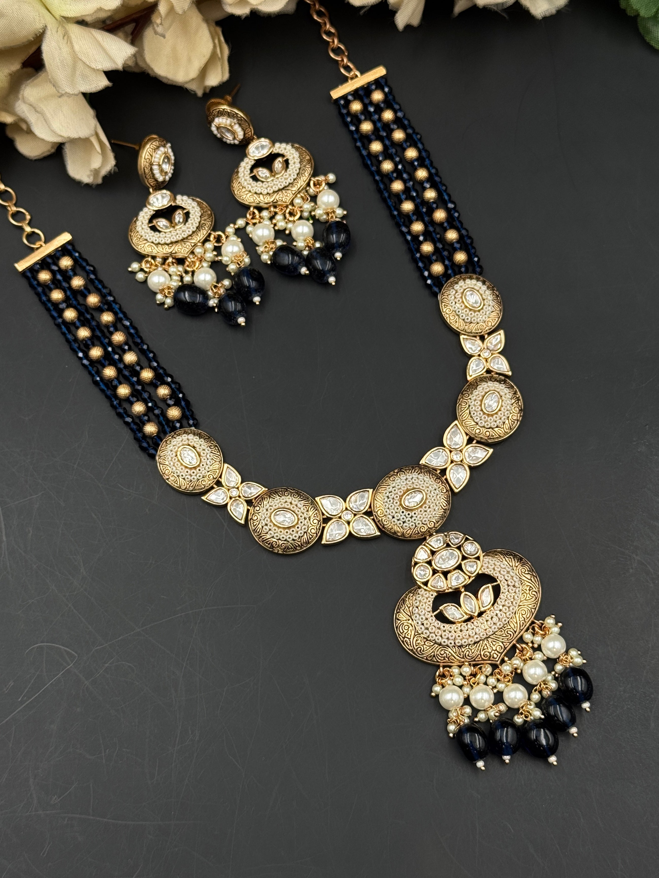 AARVI NECKLACE