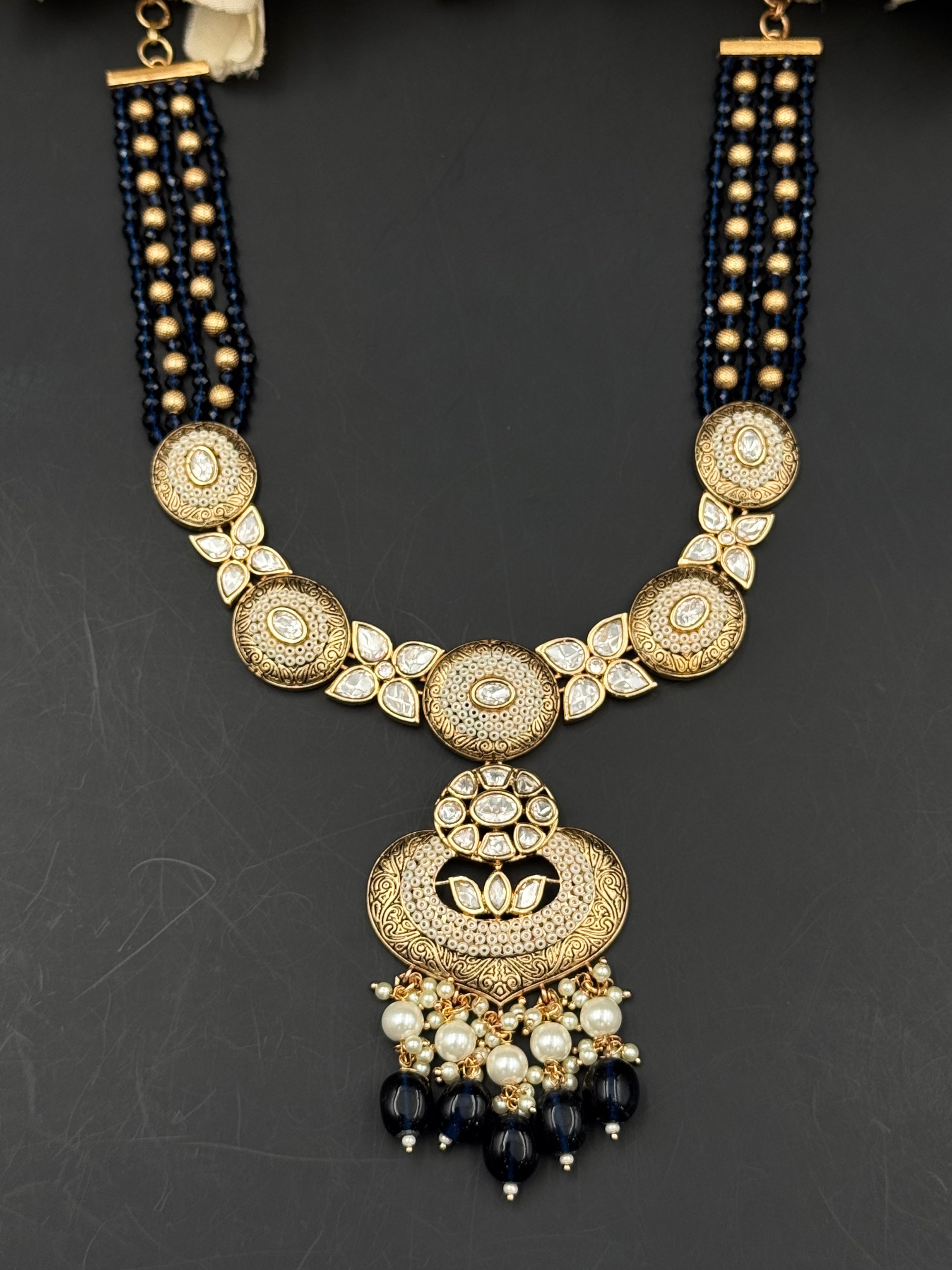 AARVI NECKLACE