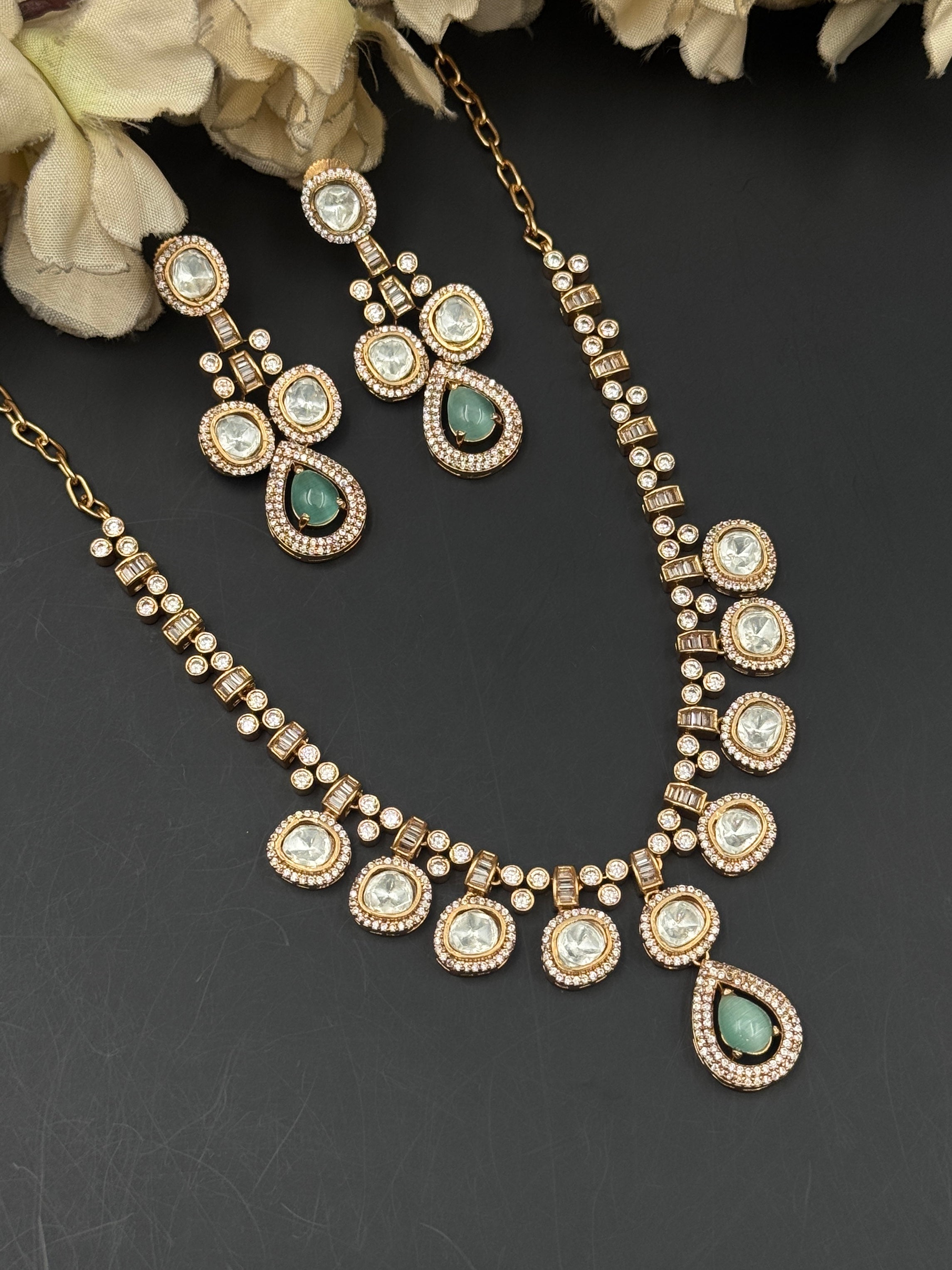 SABIRA NECKLACE
