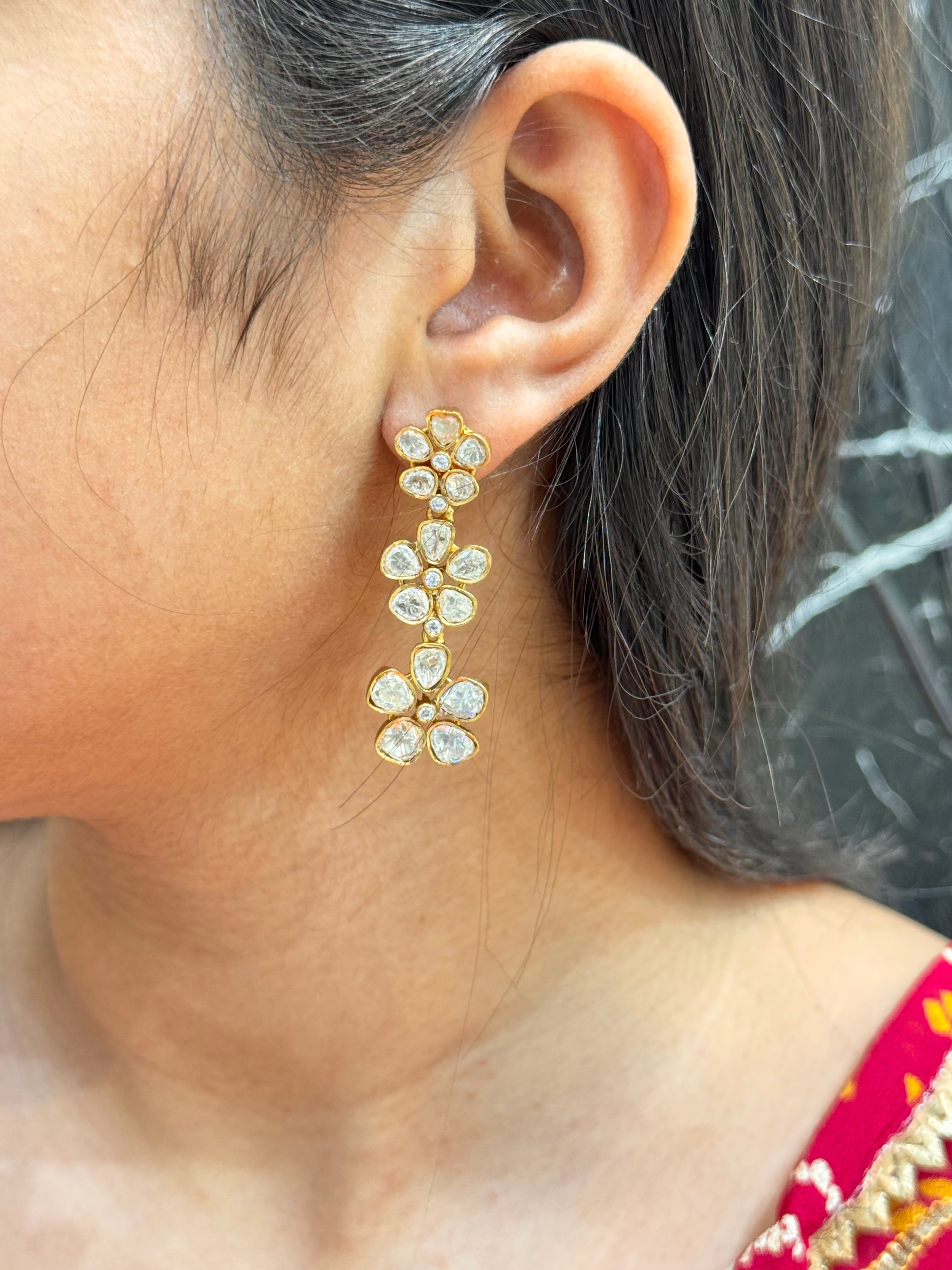 JAZZY EARRING