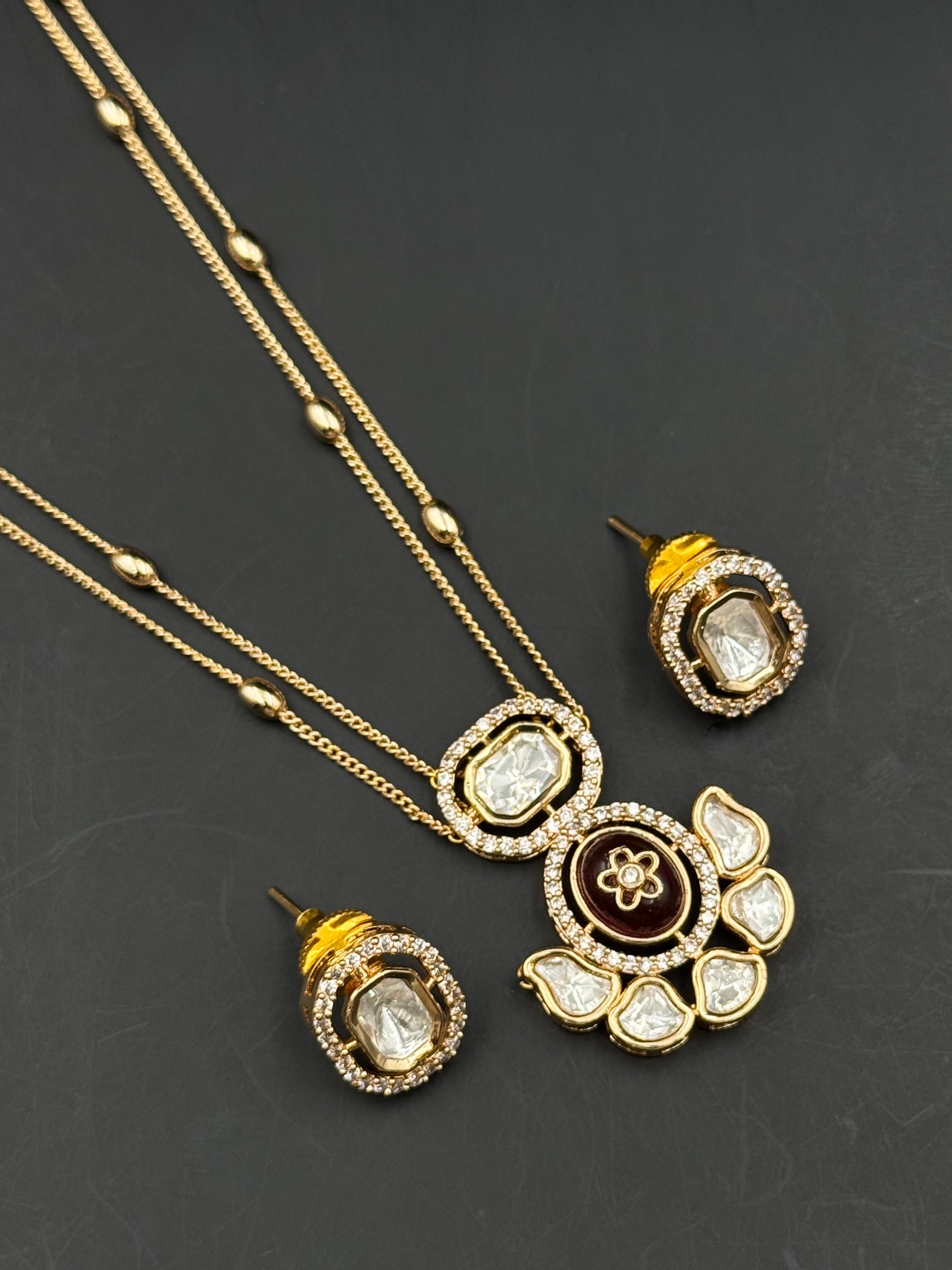 TAHIRA PENDANT