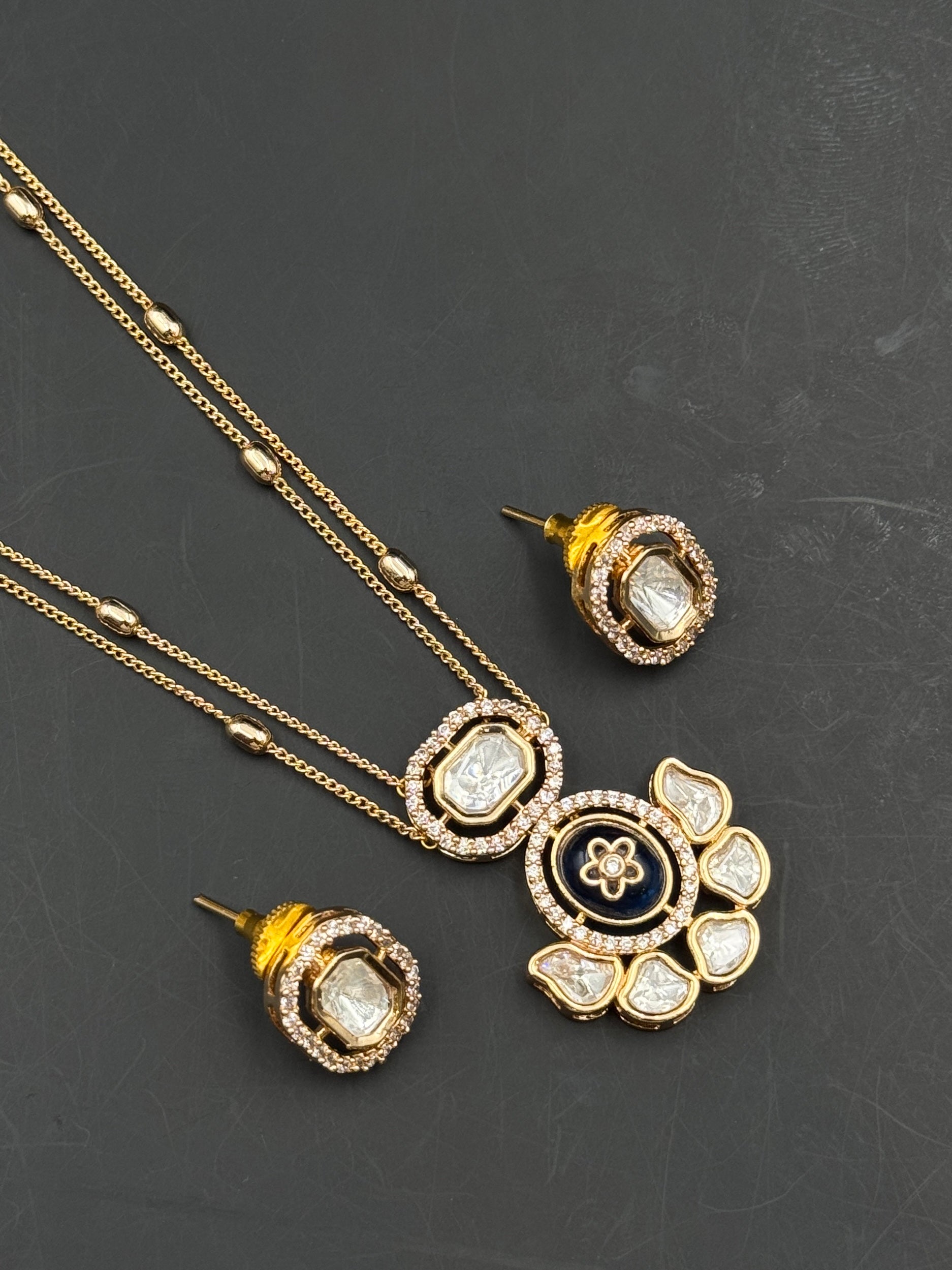 TAHIRA PENDANT
