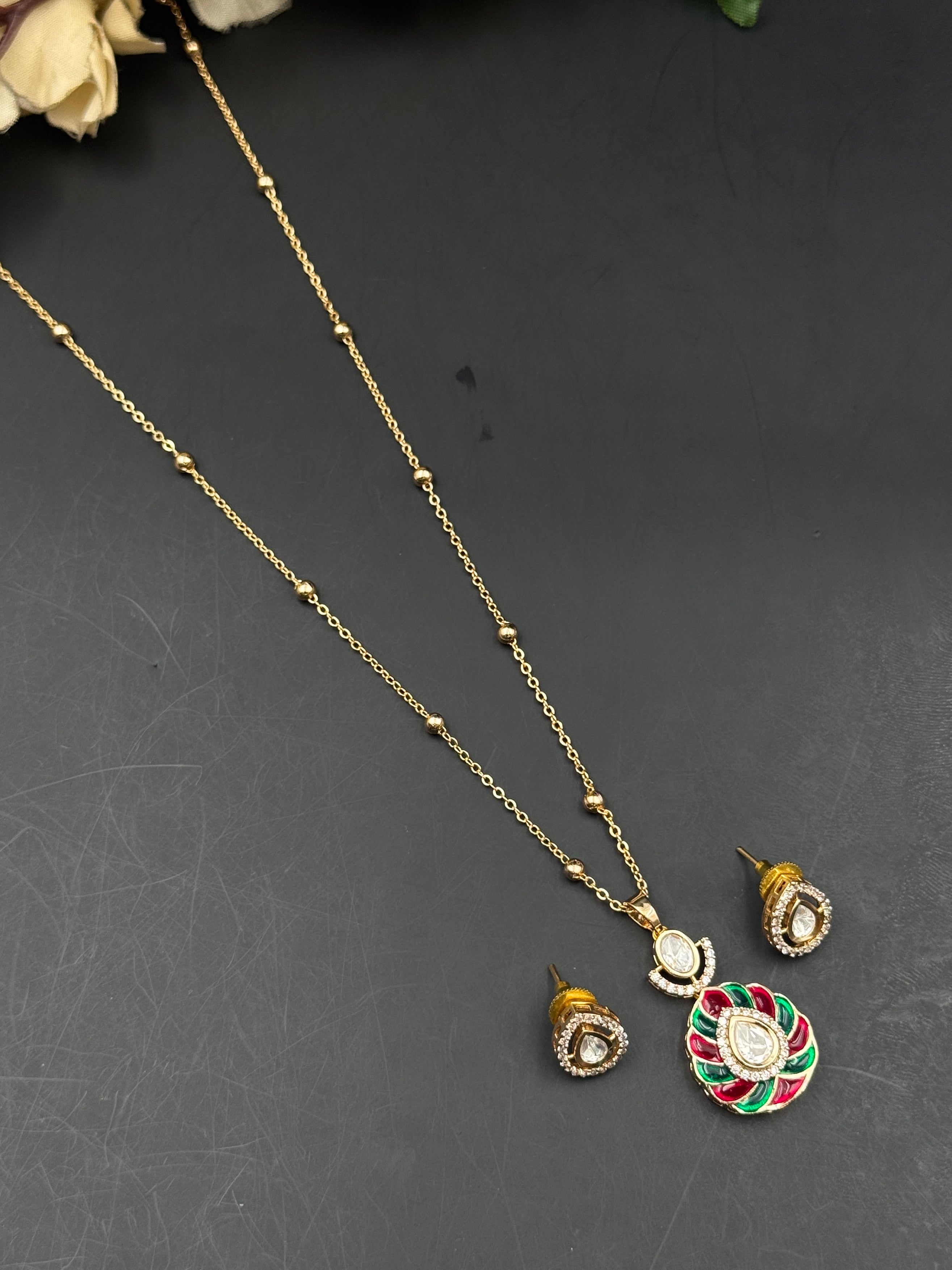 NOORA PENDANT