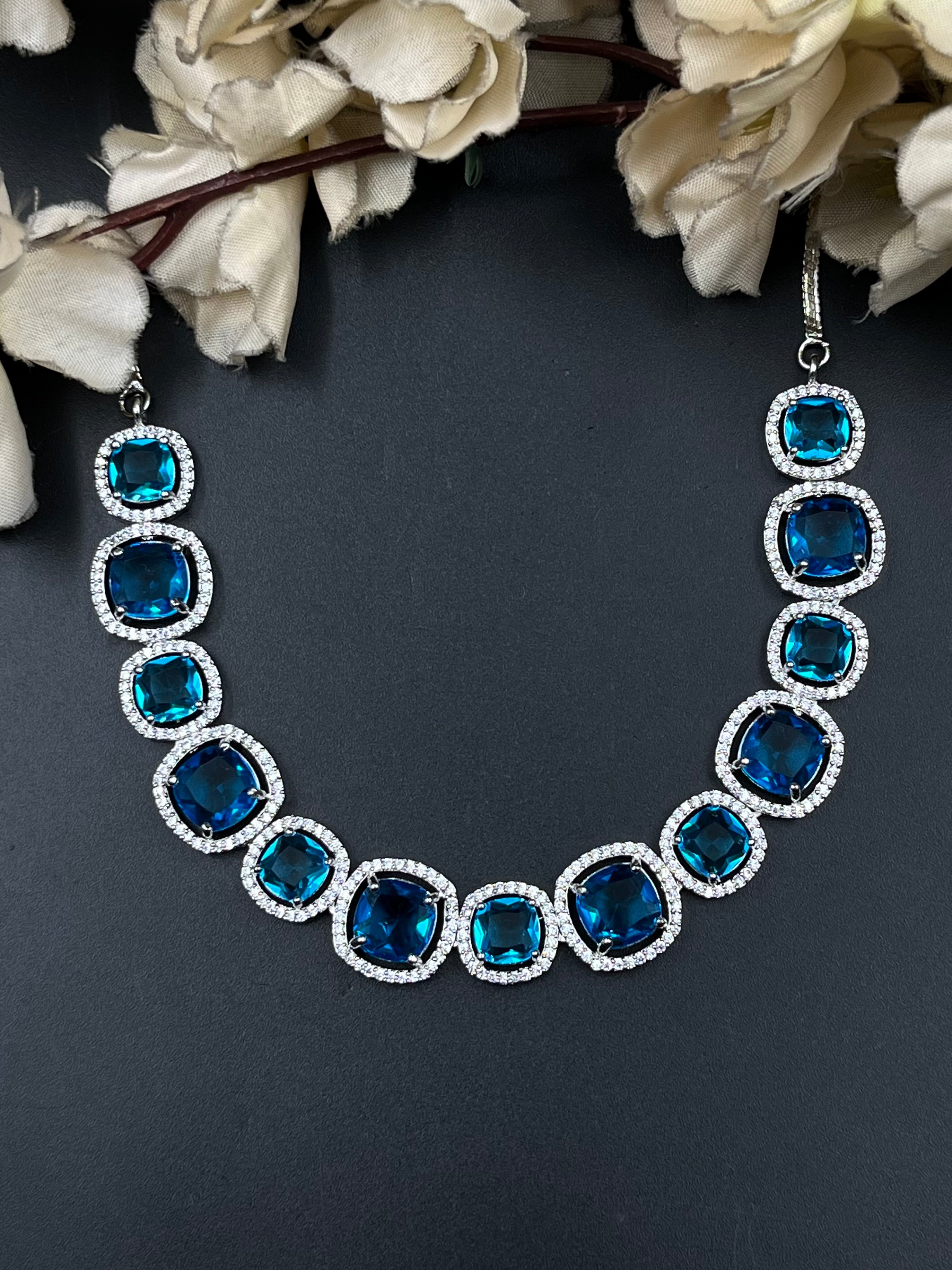 LIYANA NECKLACE