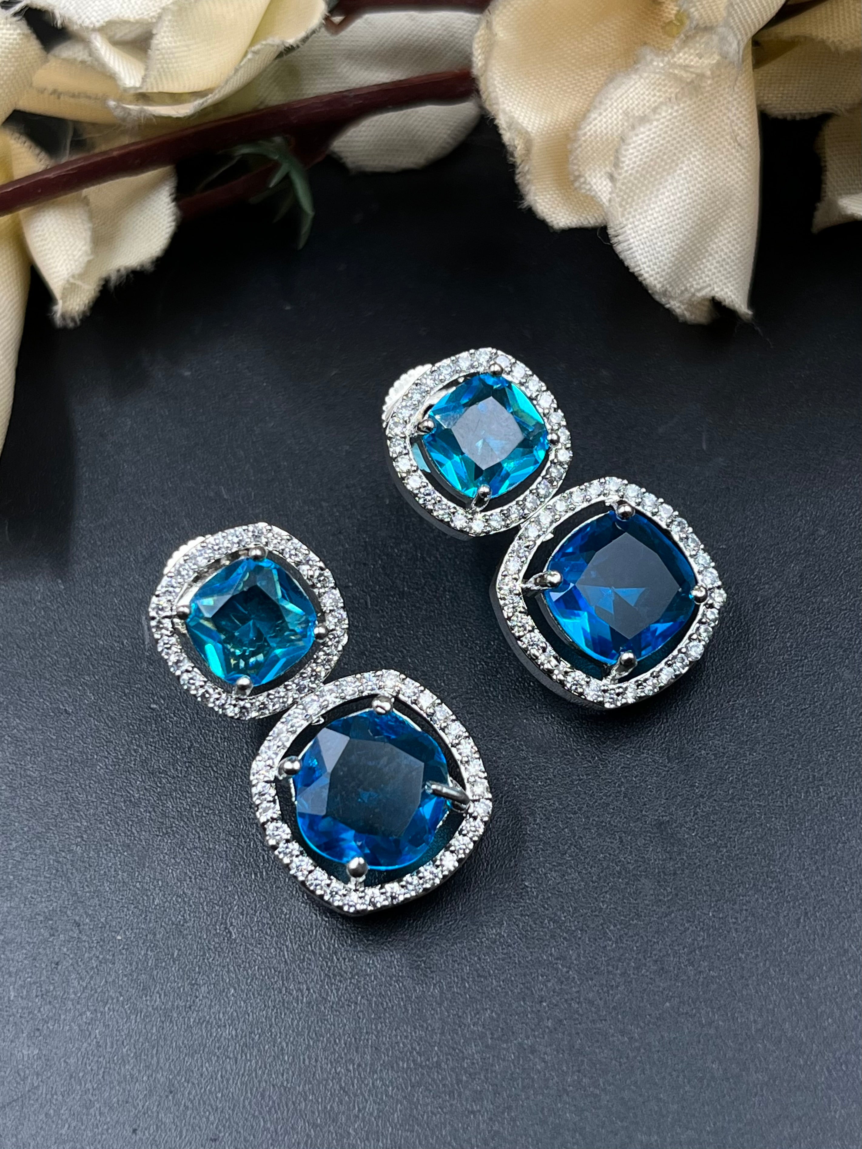 LIYANA NECKLACE