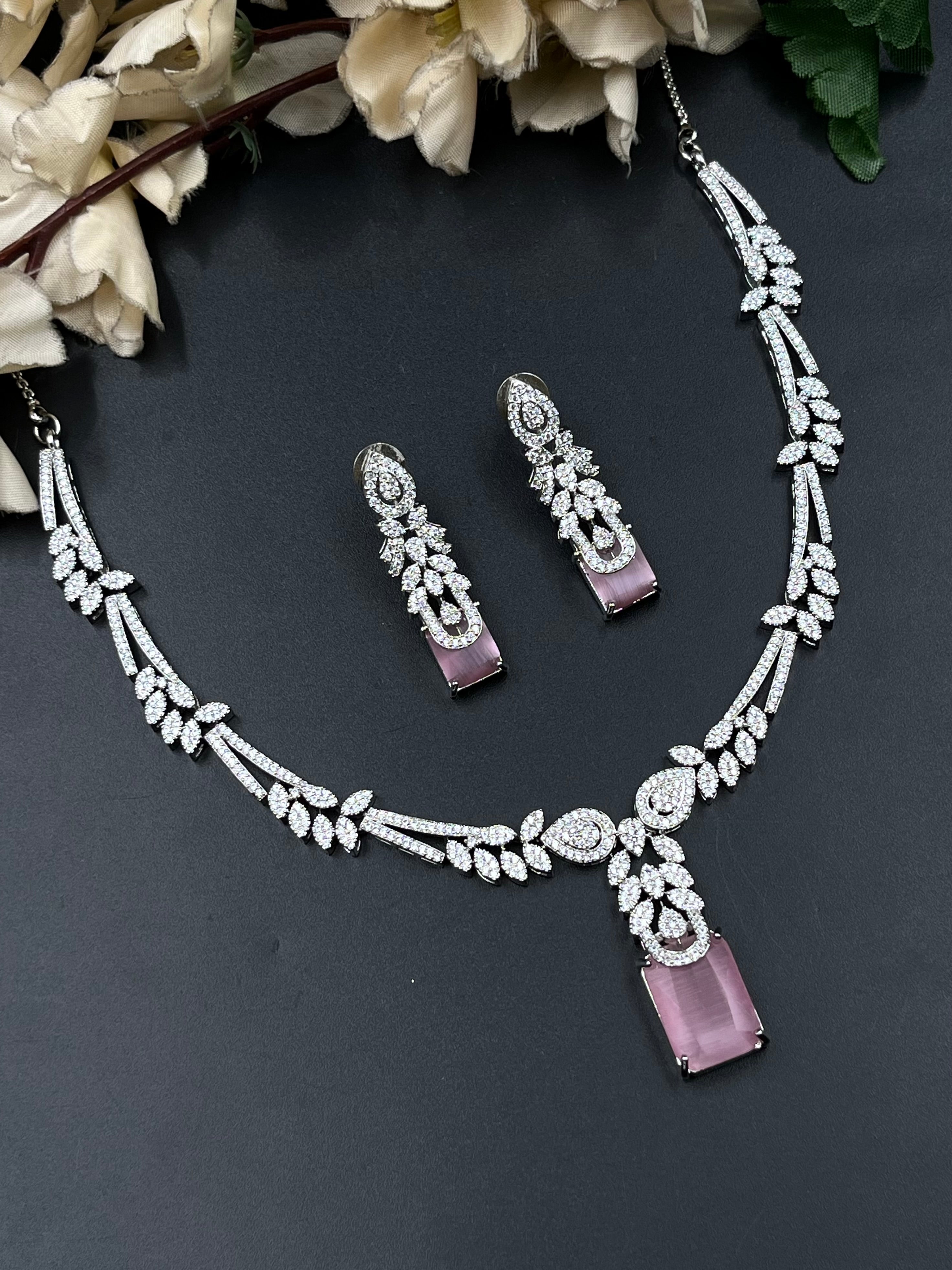 IQRA NECKLACE