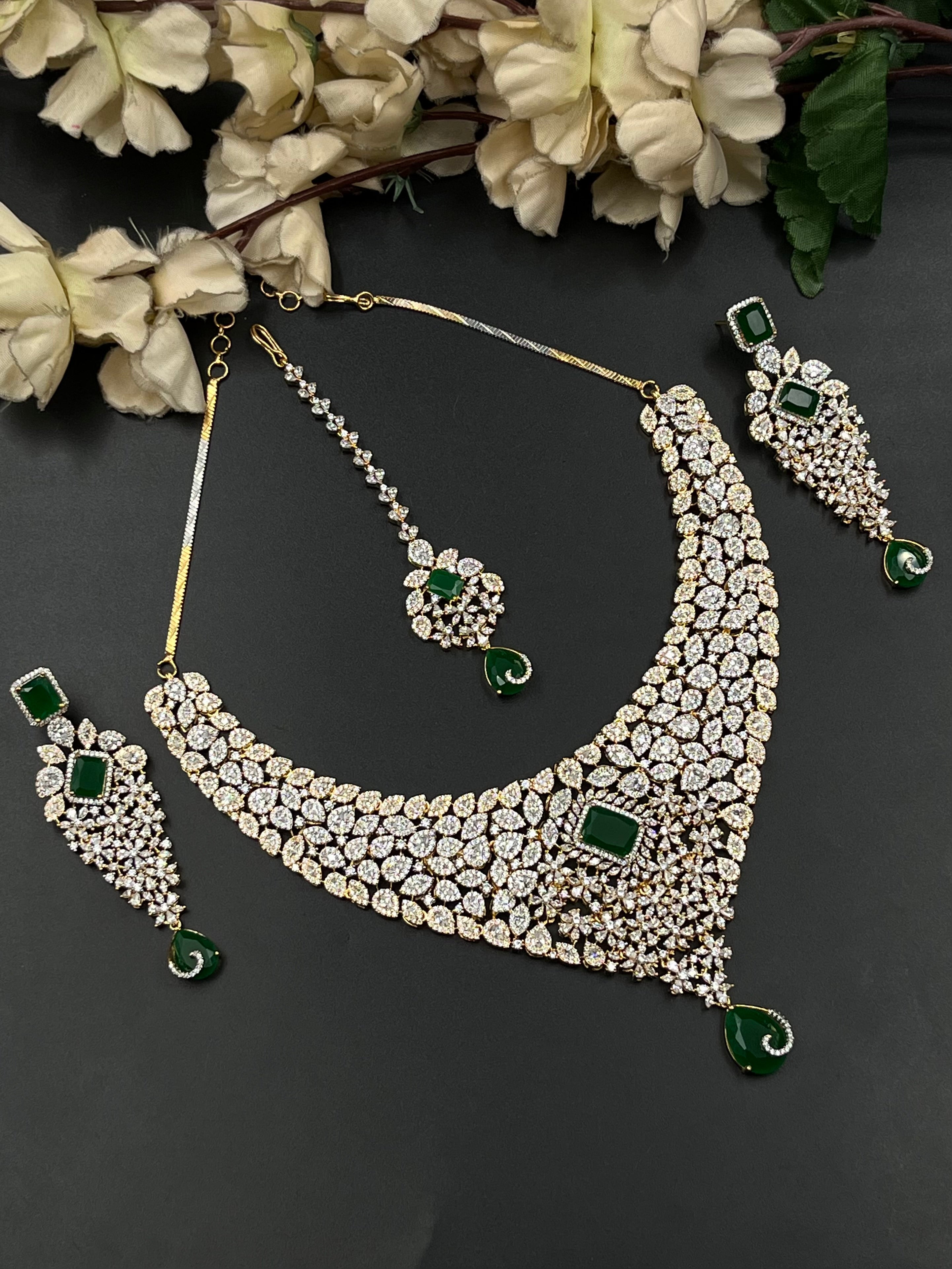 NAIDA NECKLACE