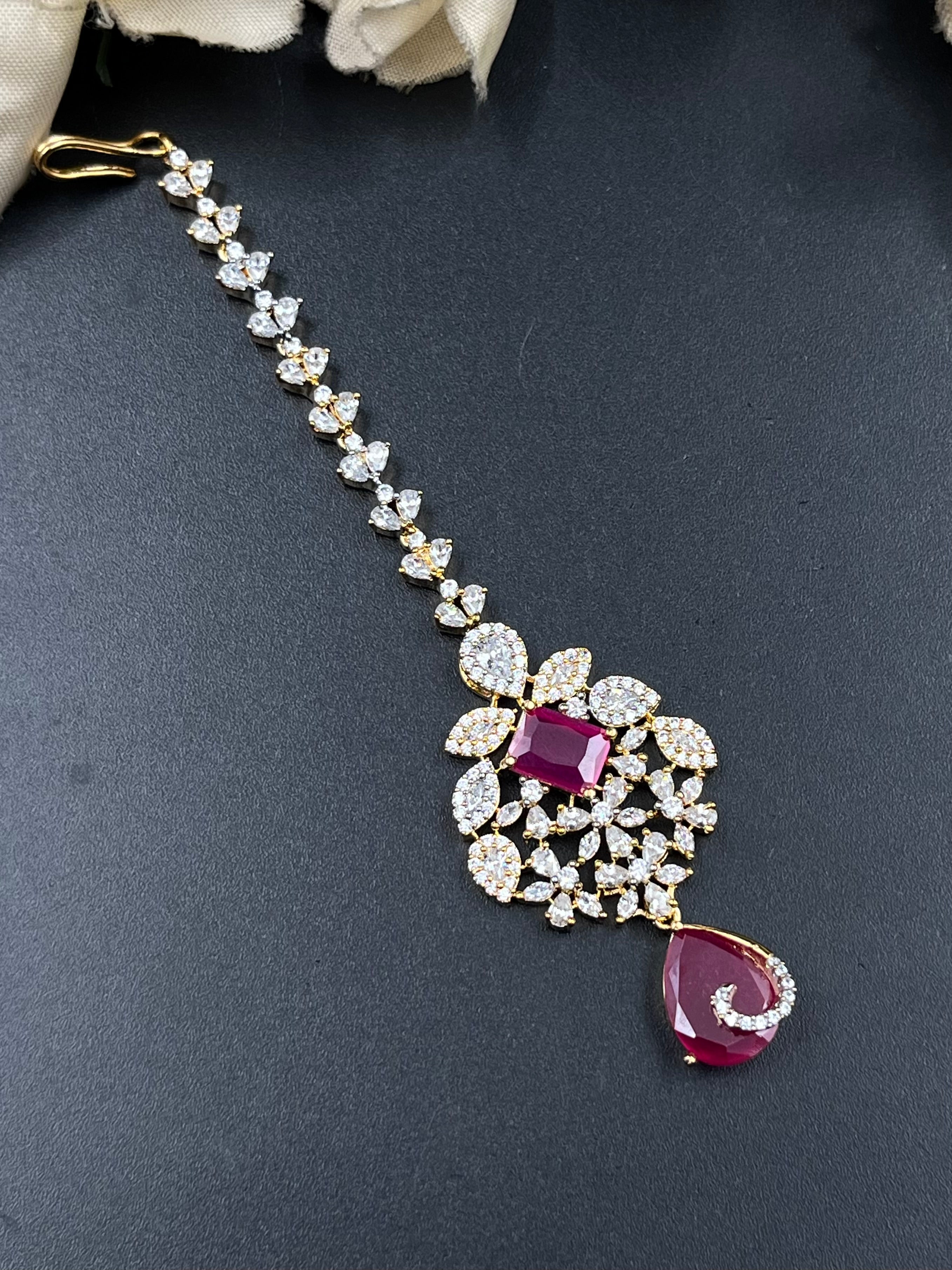 NAIDA NECKLACE