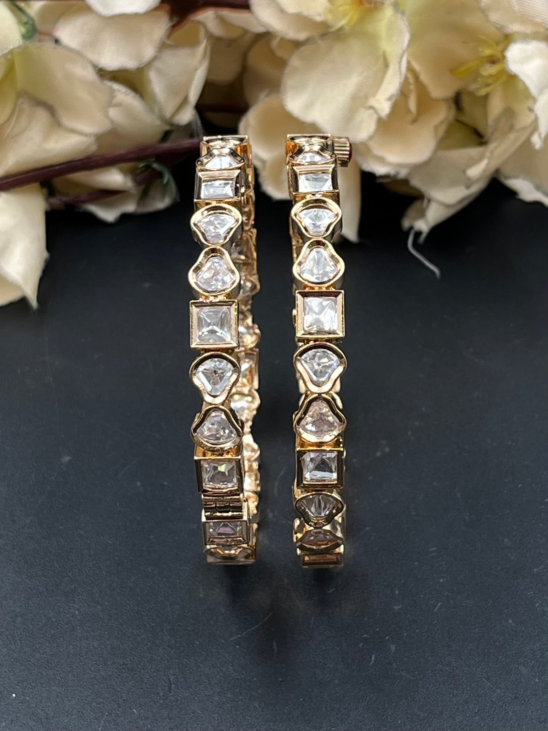 VINA BANGLES