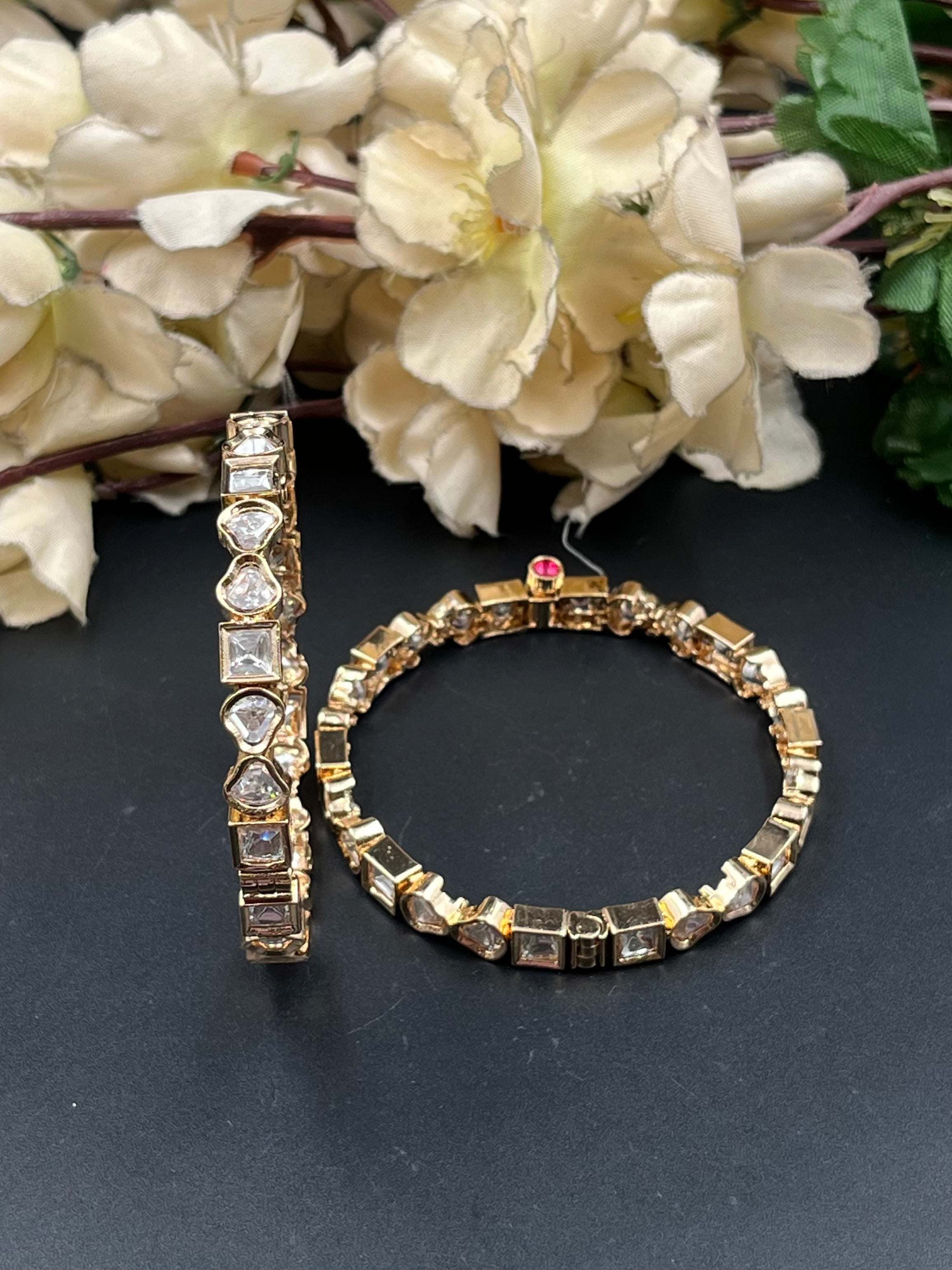 VINA BANGLES