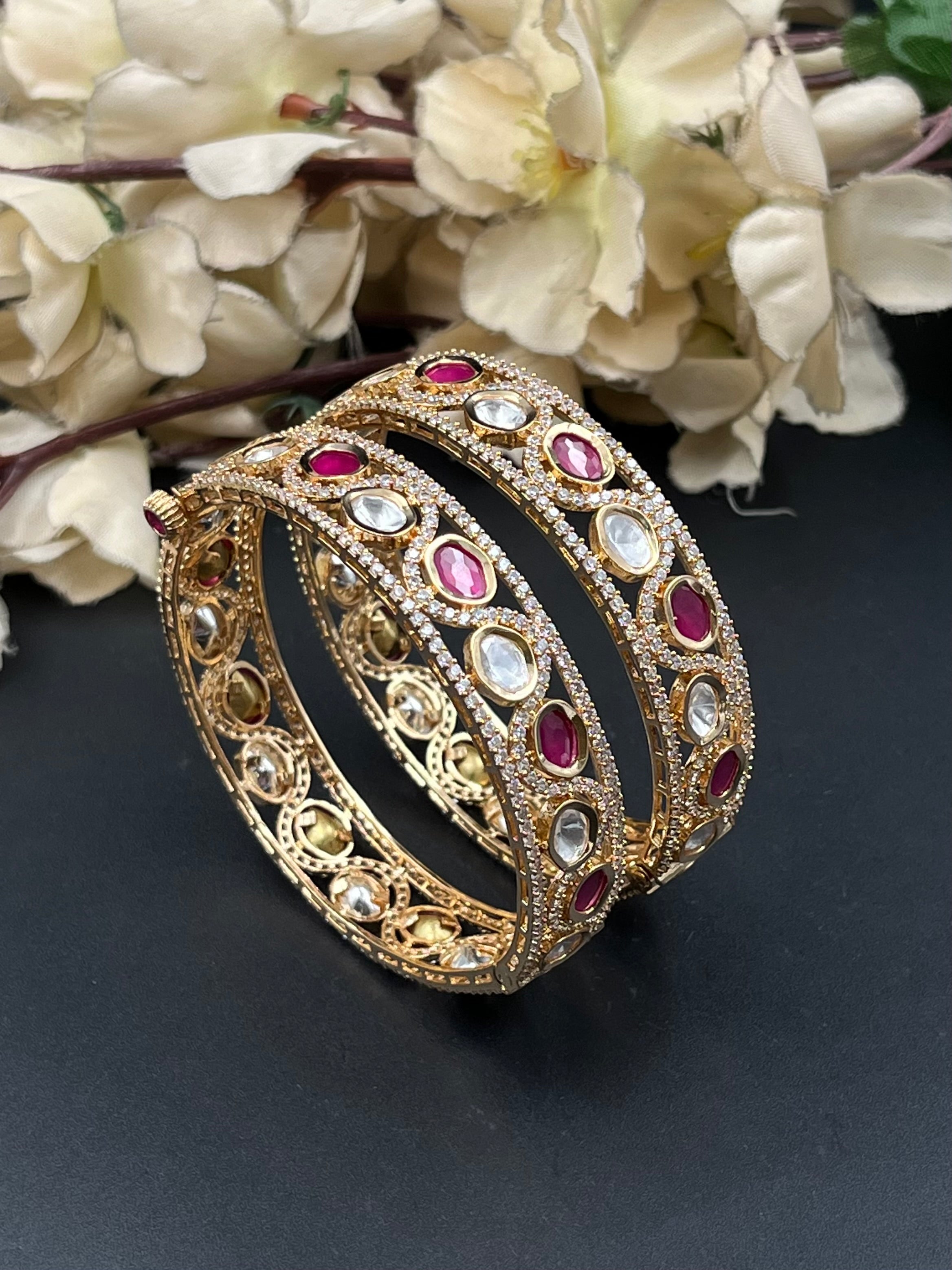 OILVA BANGLES