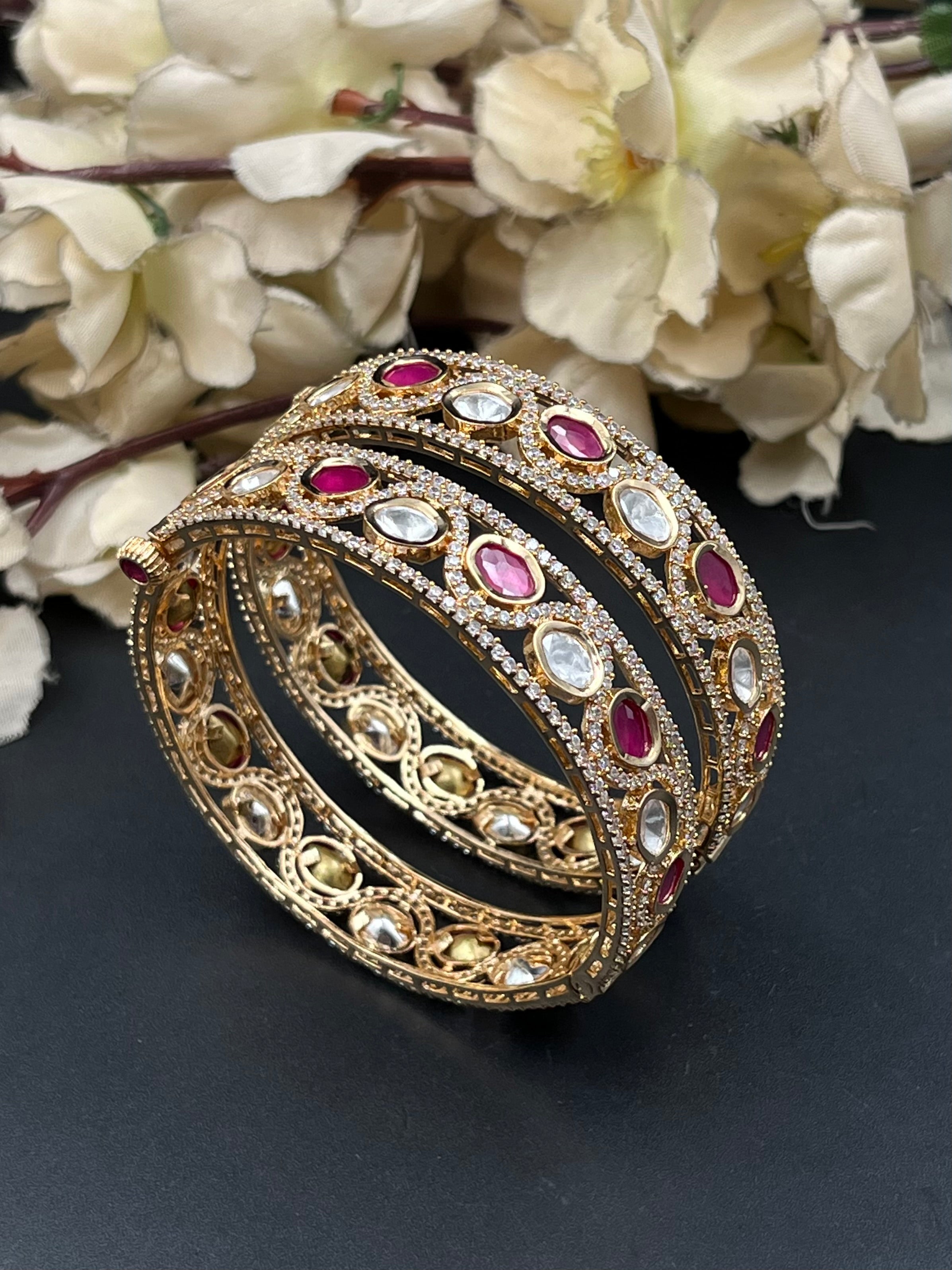 OILVA BANGLES