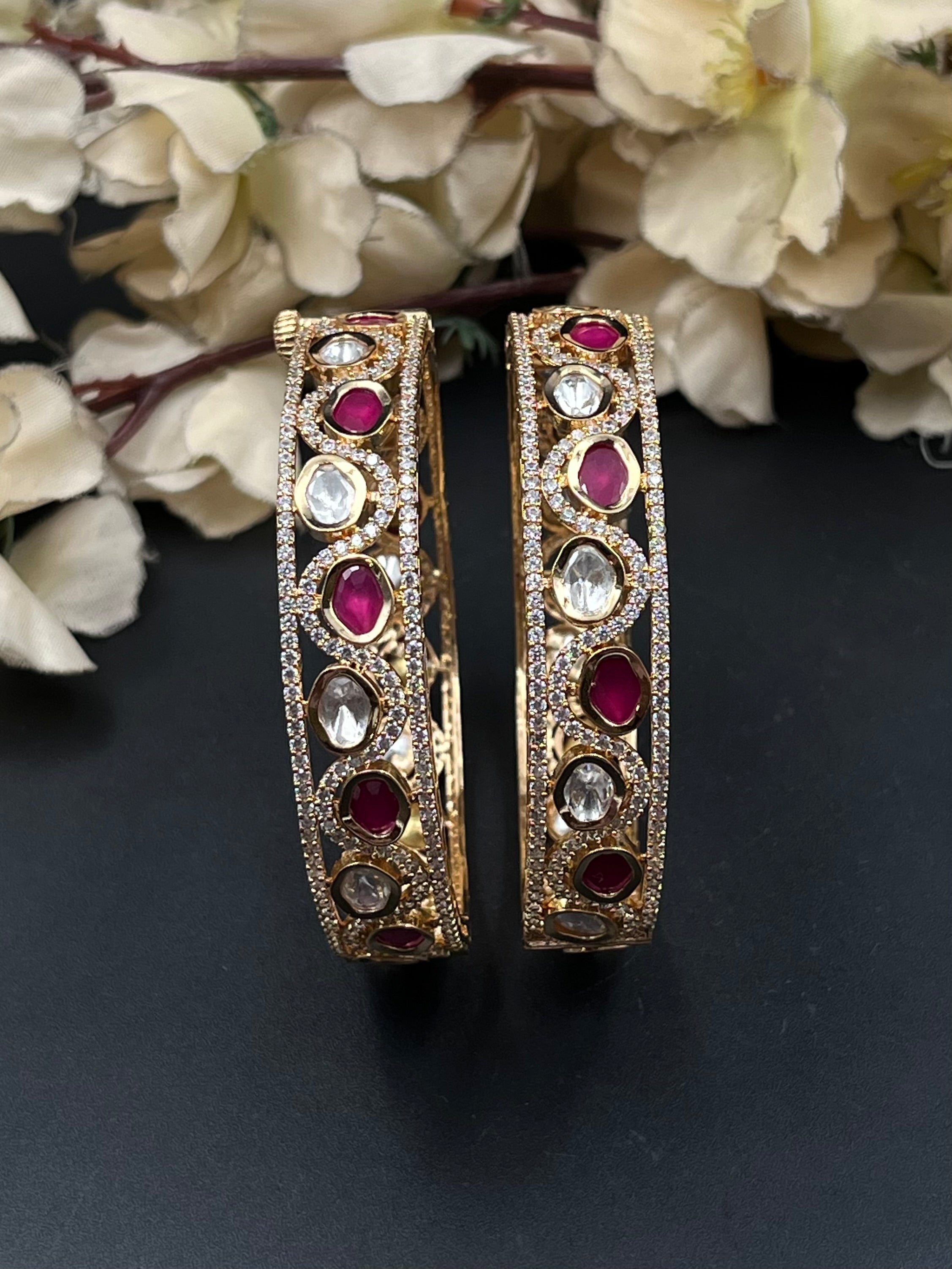 OILVA BANGLES