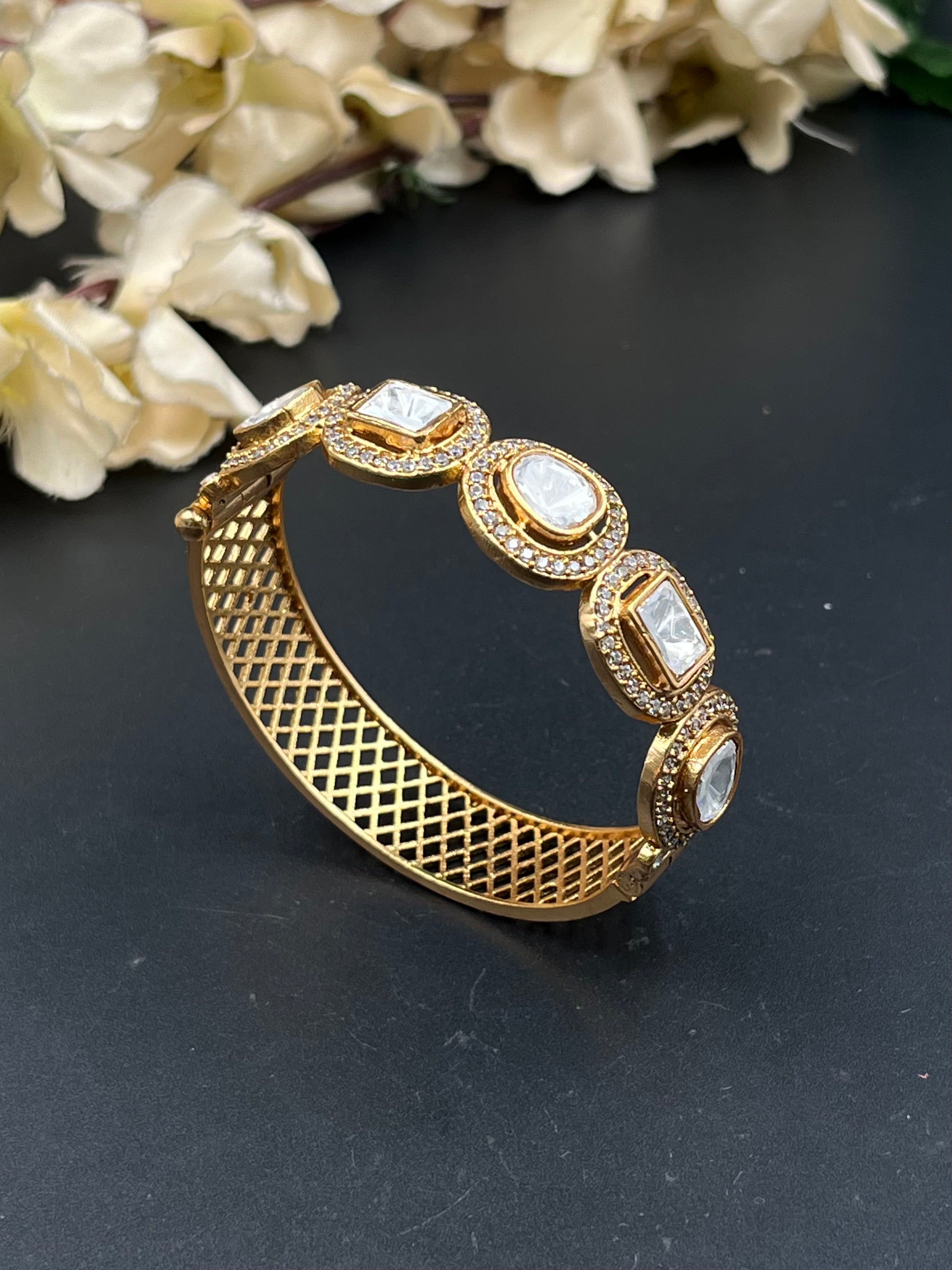 TIYAS BRACELET