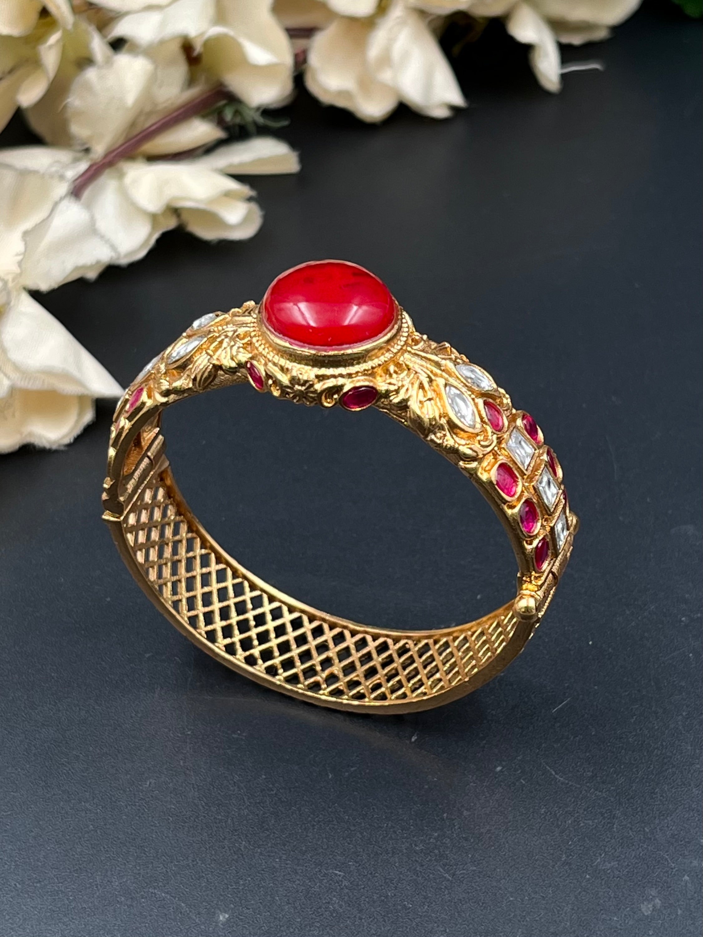 TIGYAS BRACELET