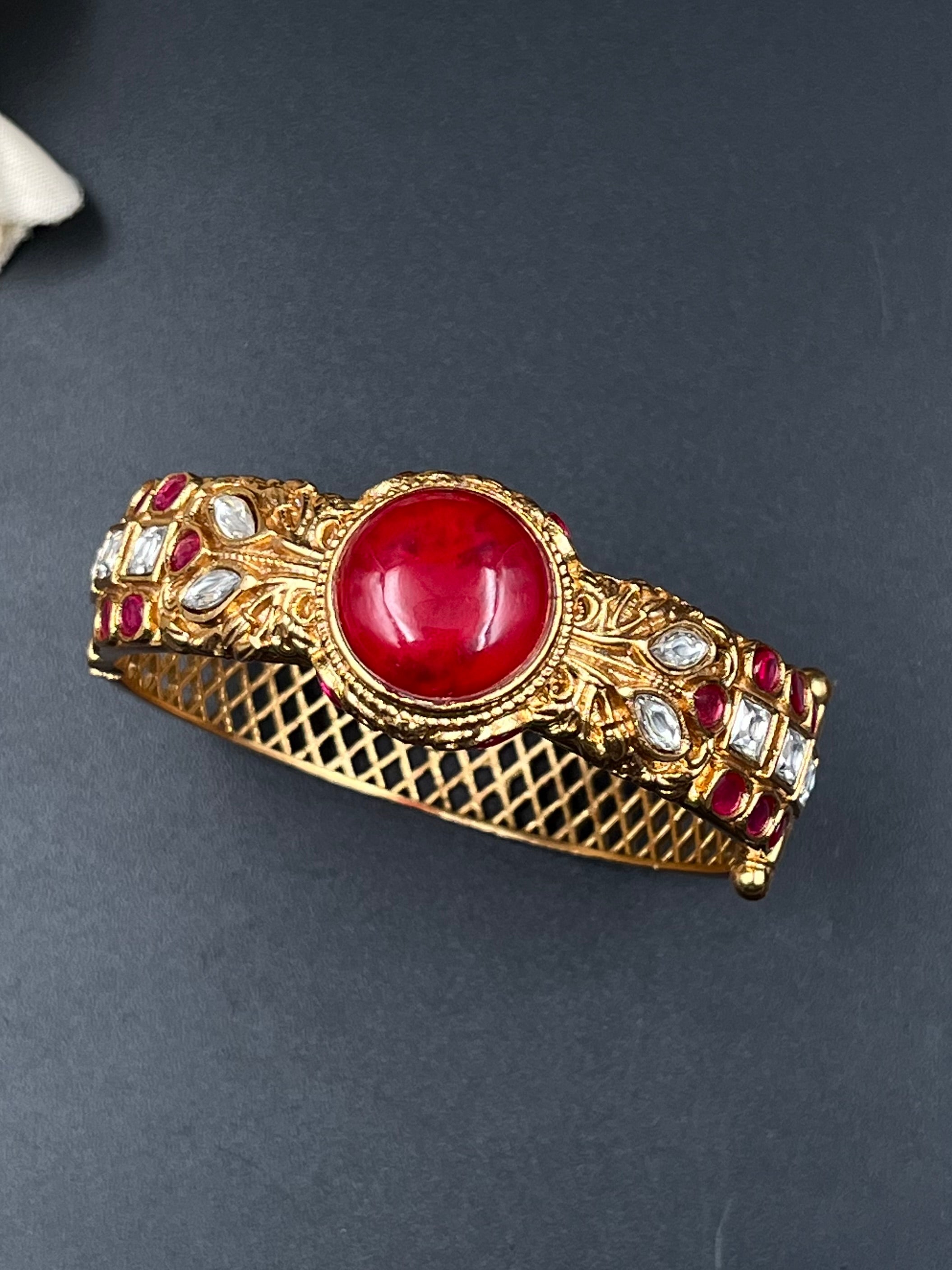 TIGYAS BRACELET