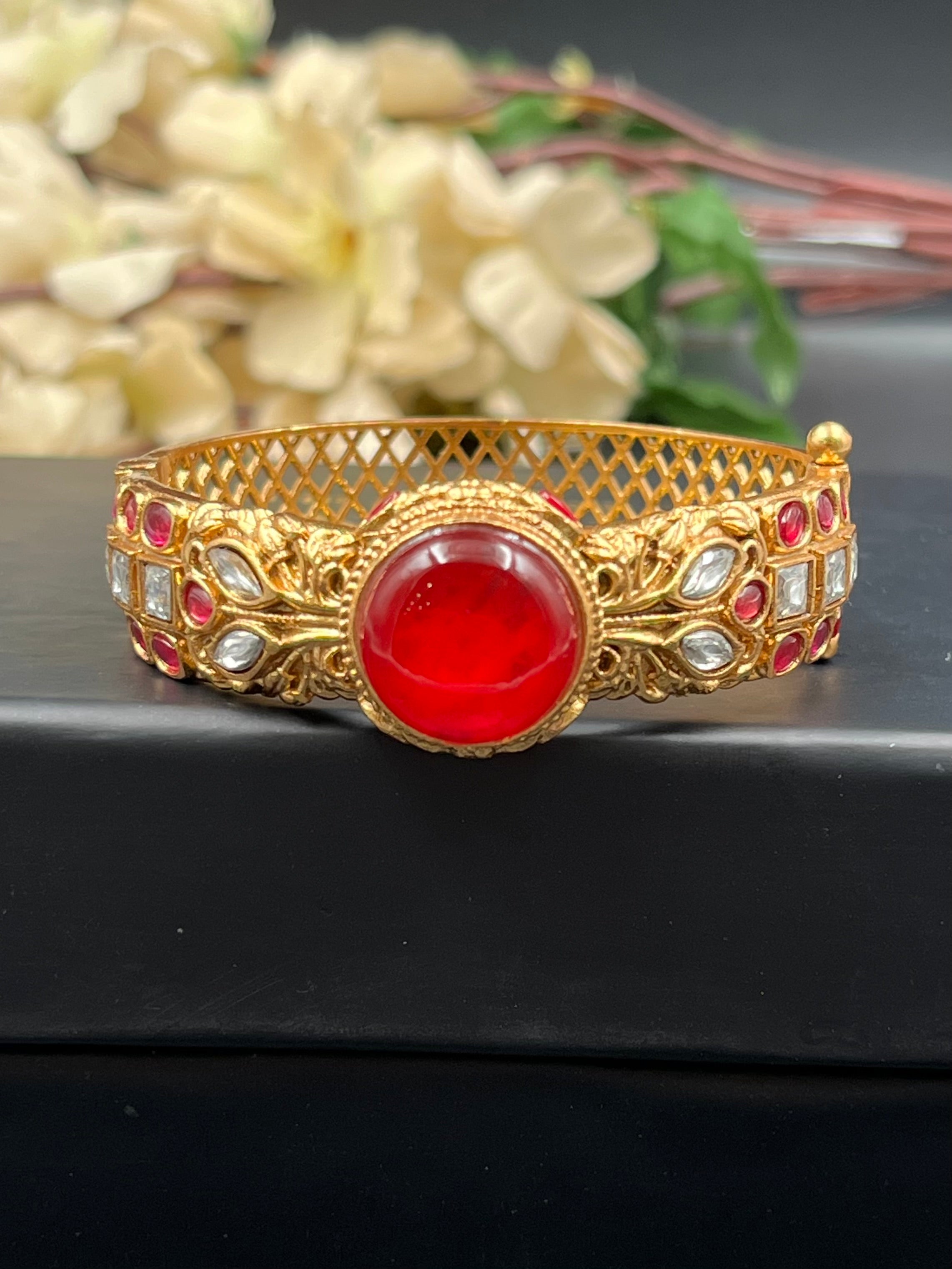 TIGYAS BRACELET