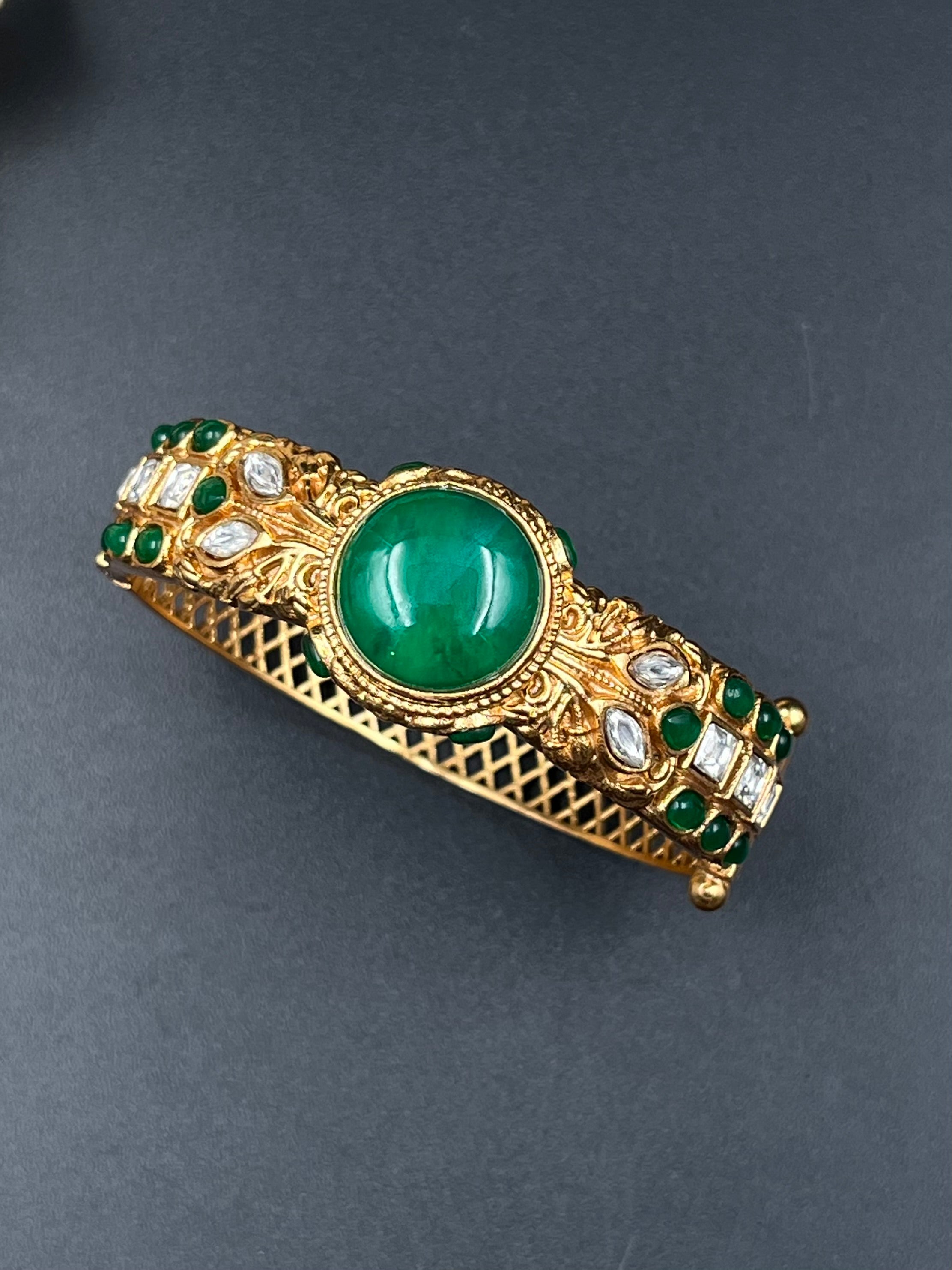 TIGYAS BRACELET