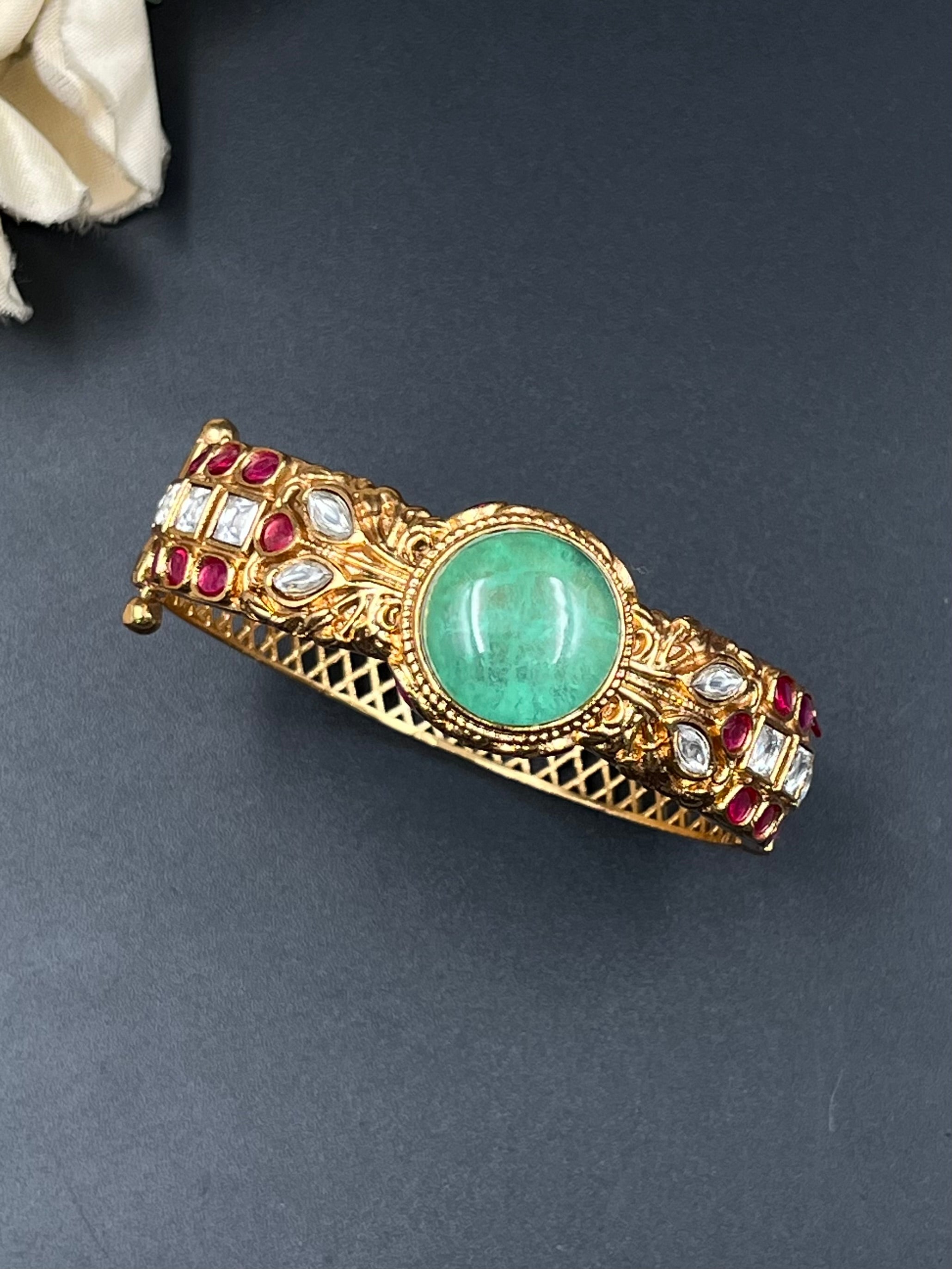 TIGYAS BRACELET