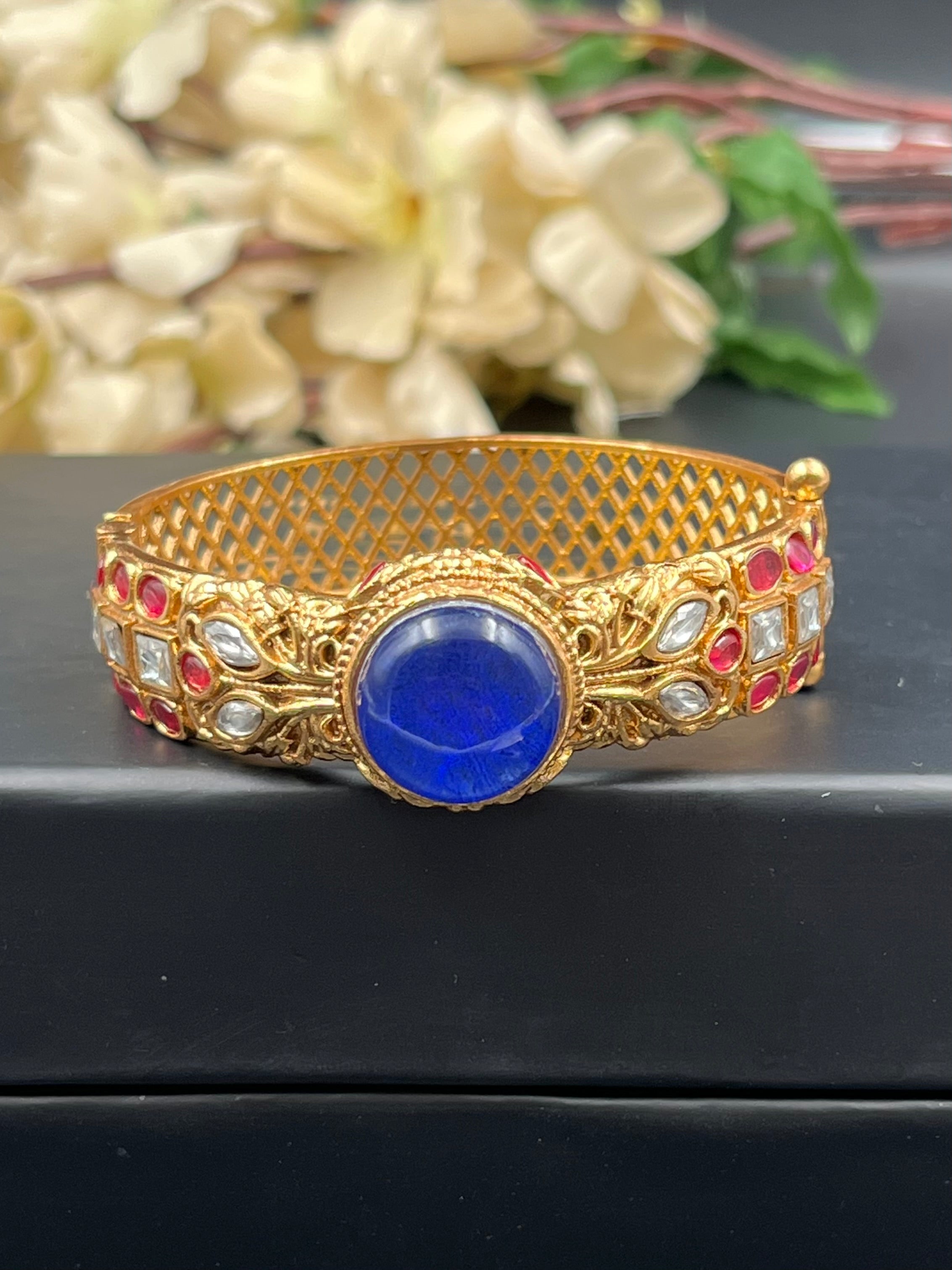 TIGYAS BRACELET