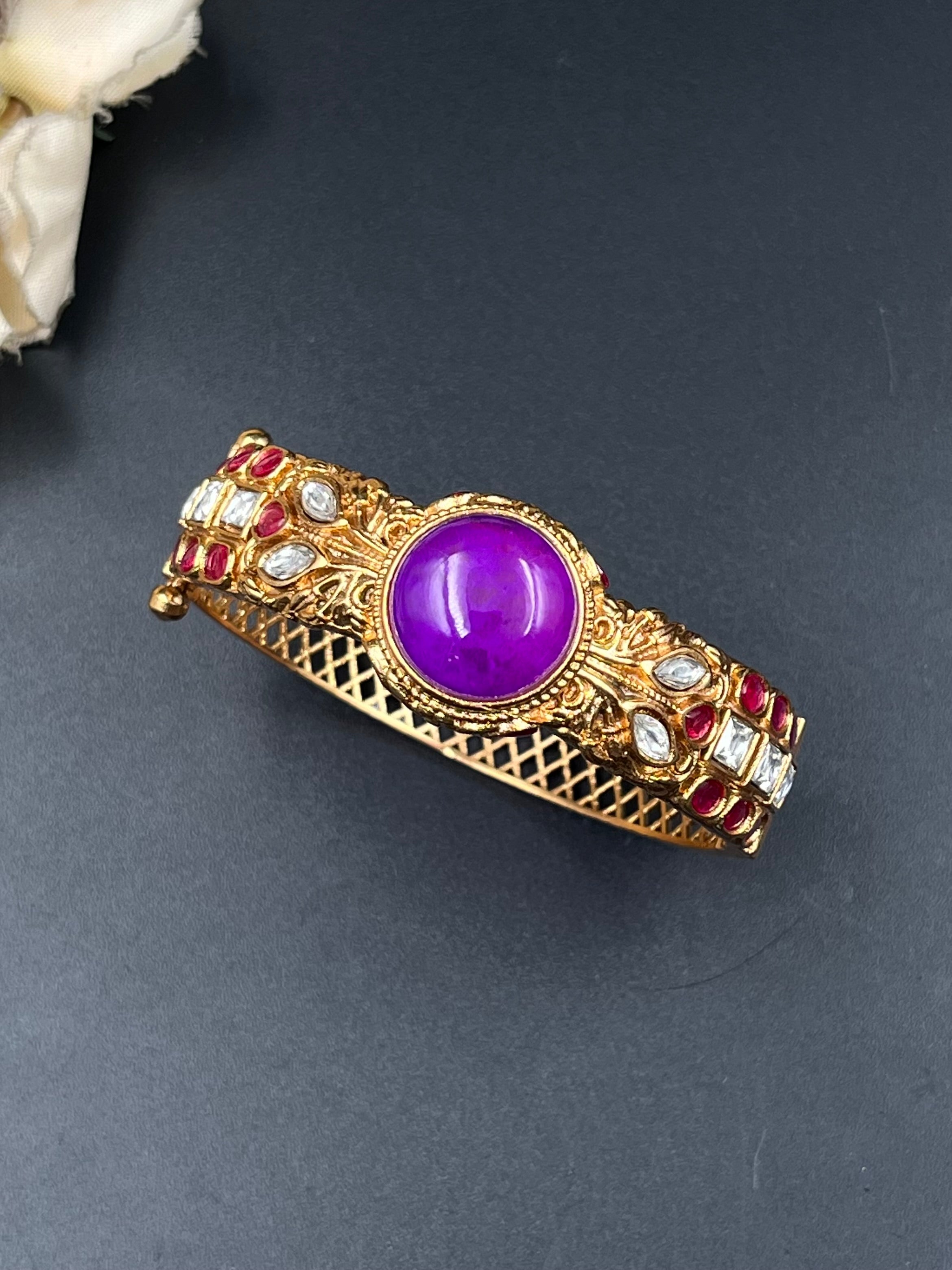 TIGYAS BRACELET