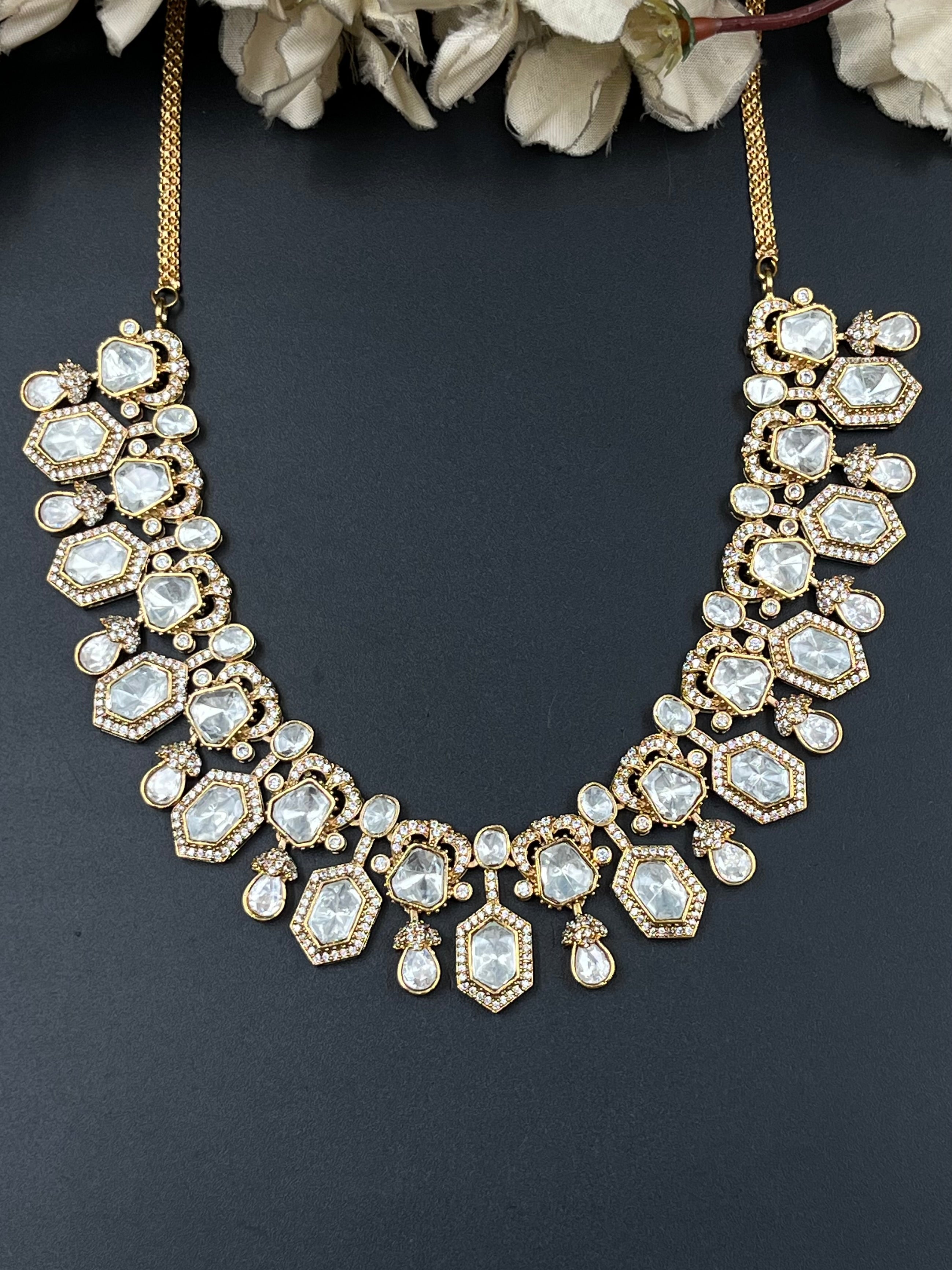 NADA NECKLACE