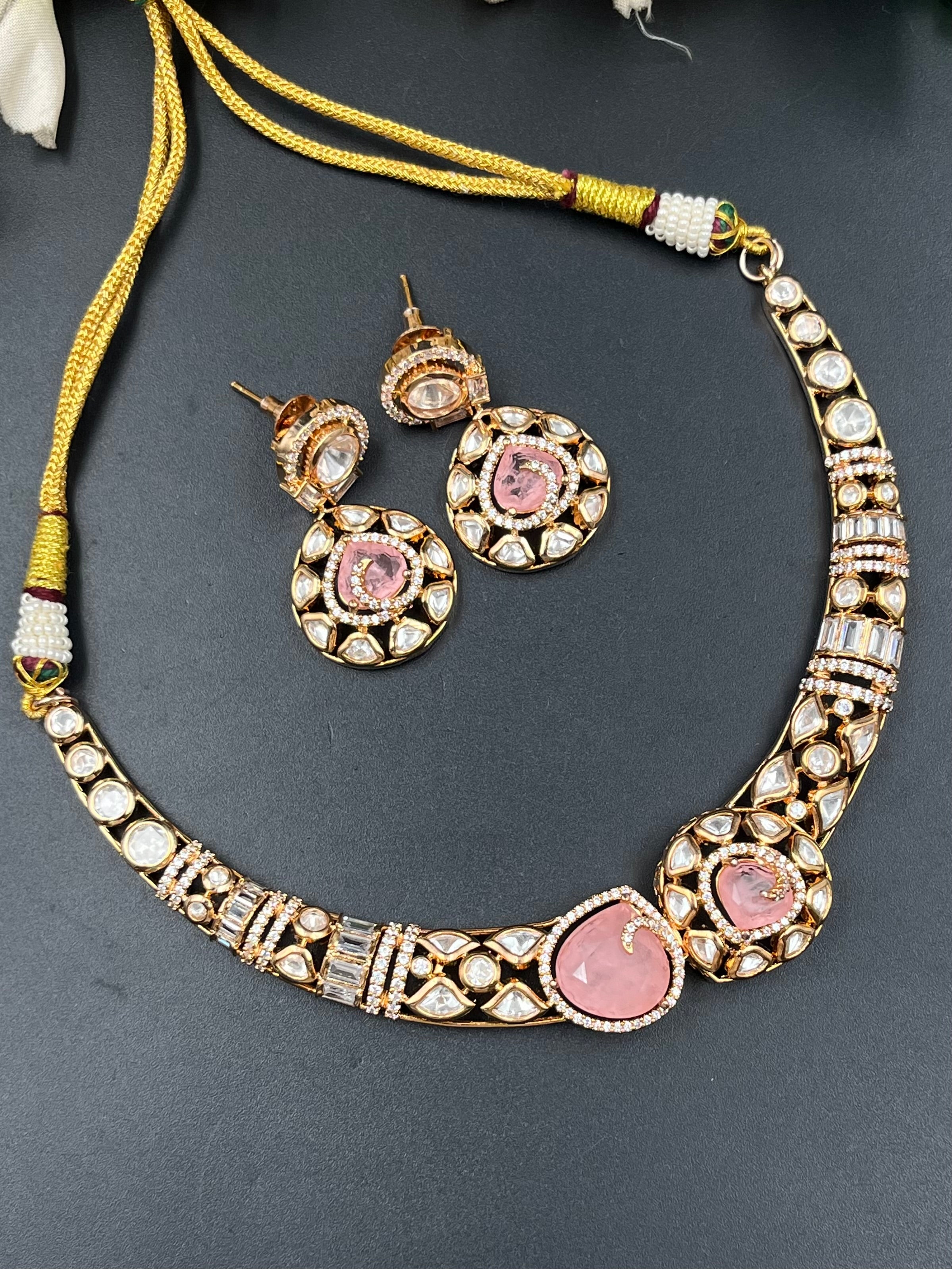 AYAT NECKLACE