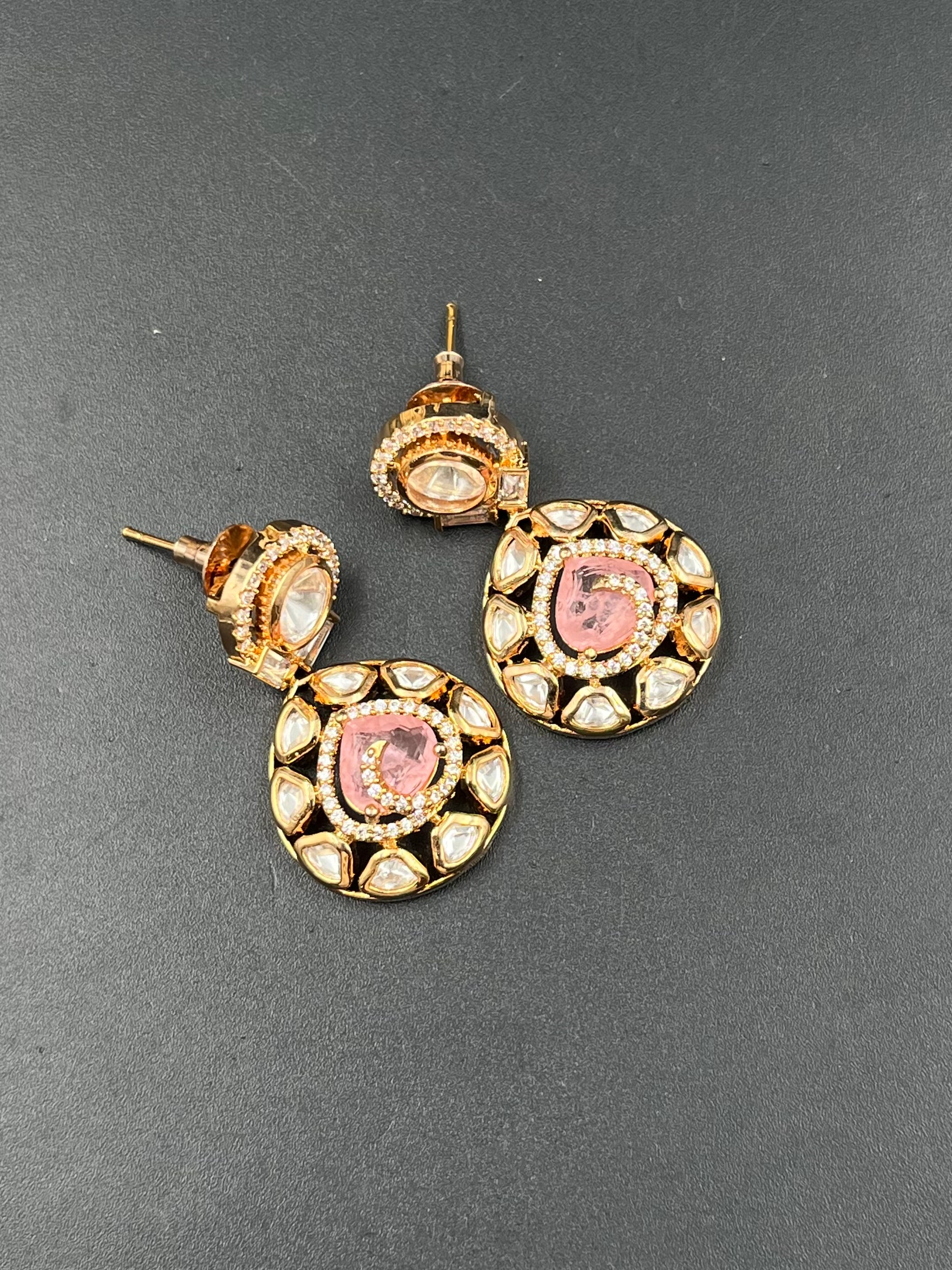 AYAT NECKLACE